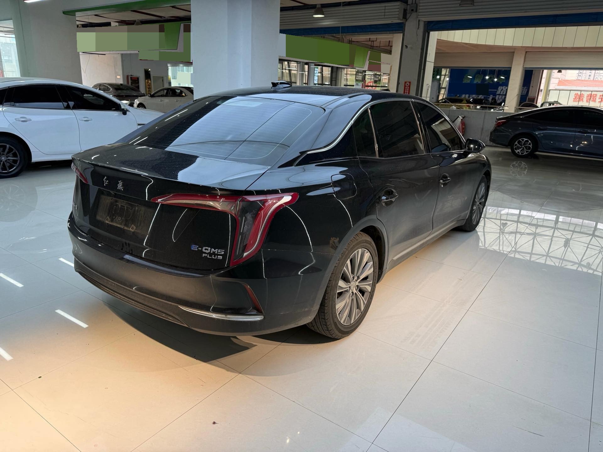 红旗 2024款 E-QM5 500km 出行版