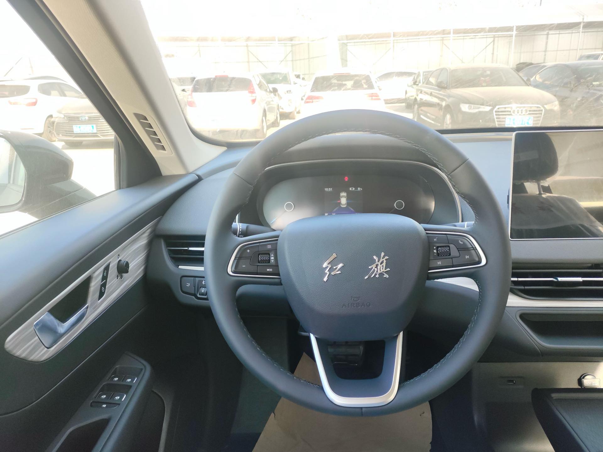 红旗 2025款 E-QM5 500km 出行版