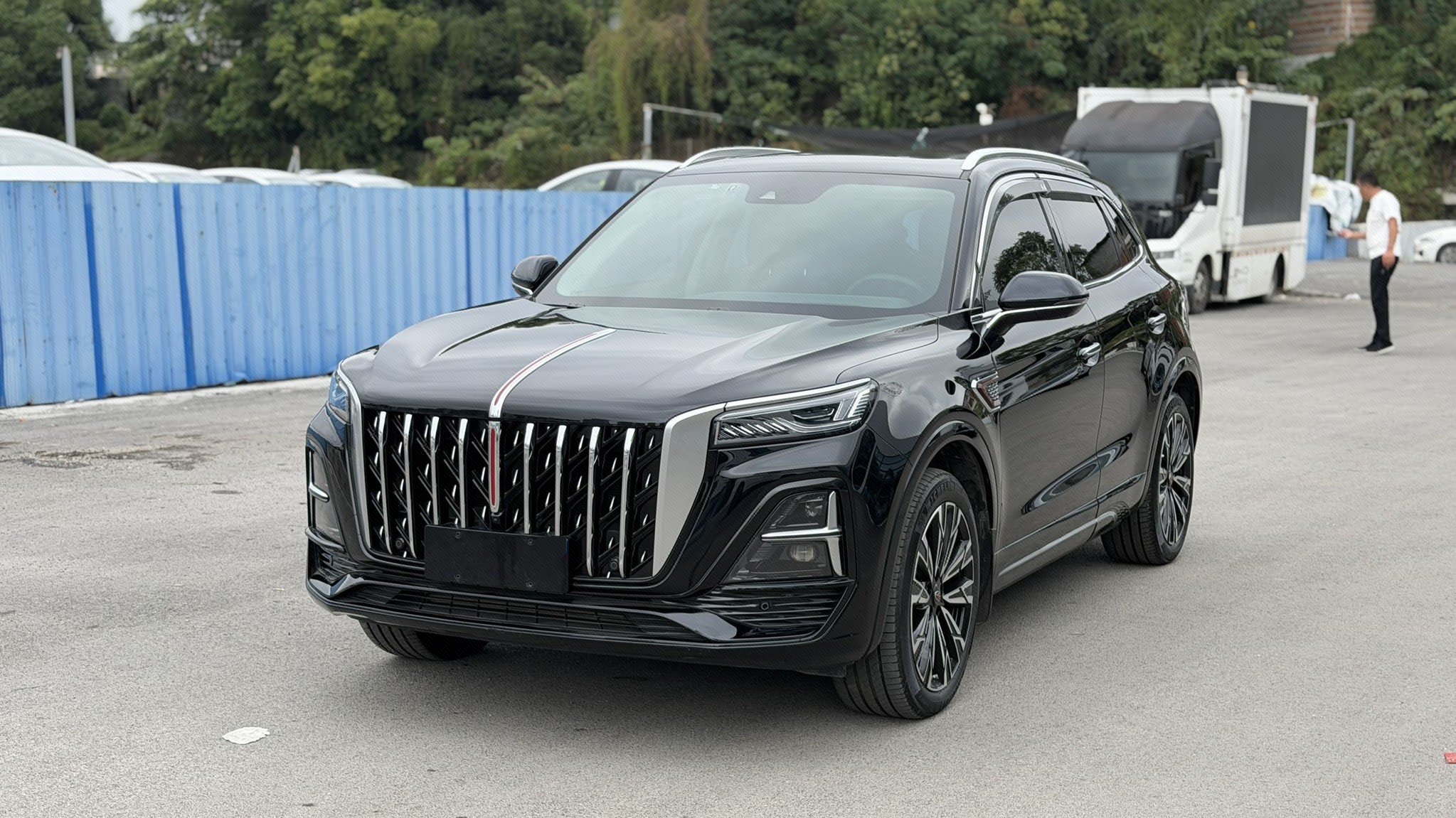 Hongqi HS5 2023 2.0T 4WD Qixiang Pro