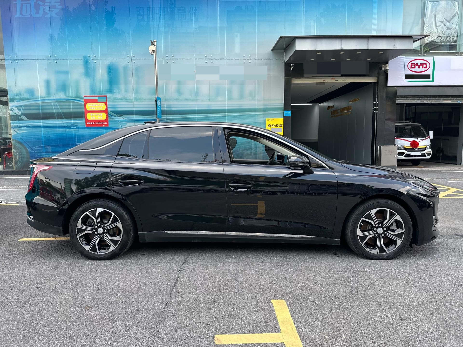红旗 2022款 E-QM5 431km 充电乐享版