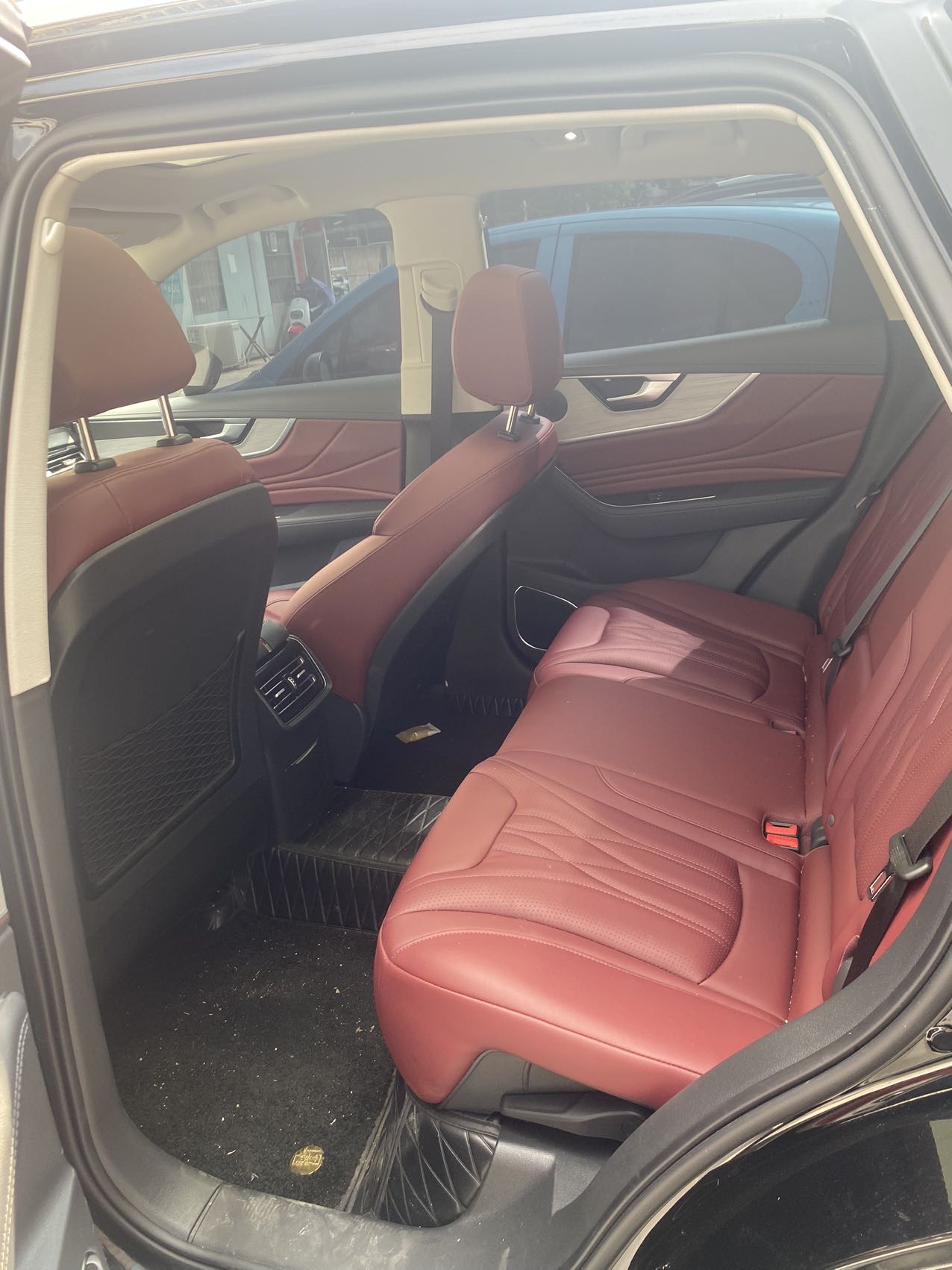 红旗 2025款 HS5 2.0T 两驱玄影版
