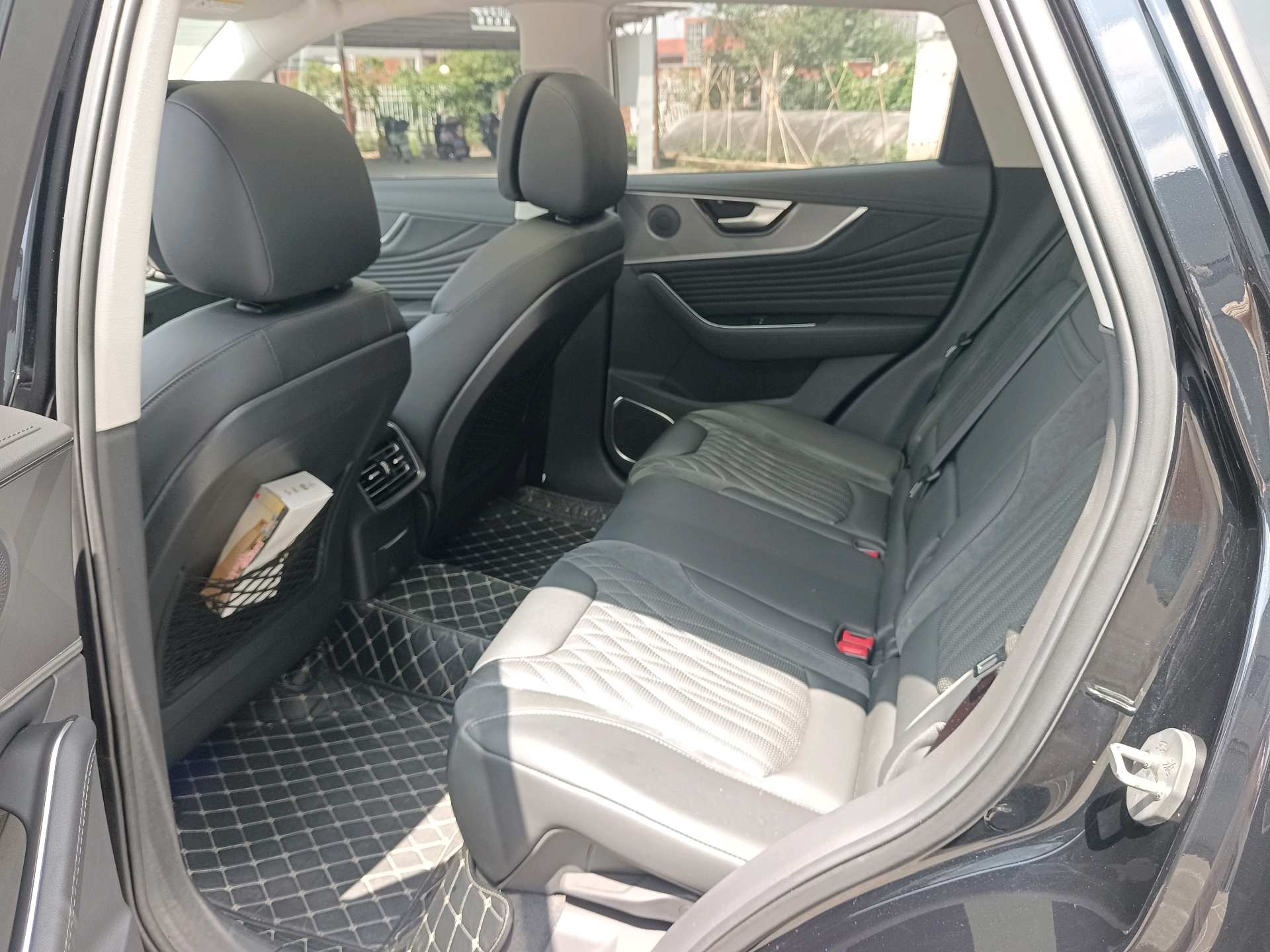 Hongqi HS5 2023 2.0T Qixiang Pro