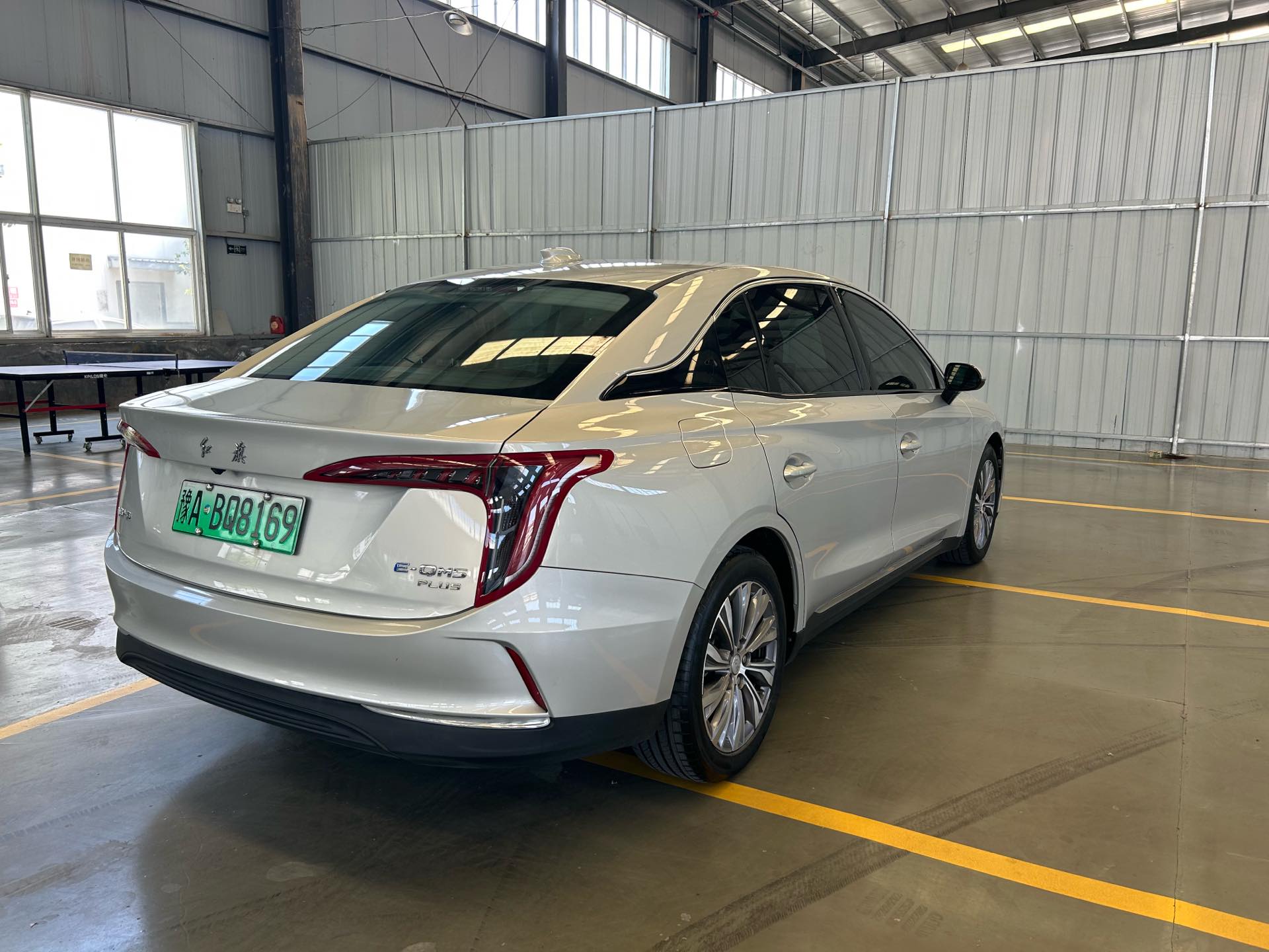 Hongqi E-QM5 Plus 2023