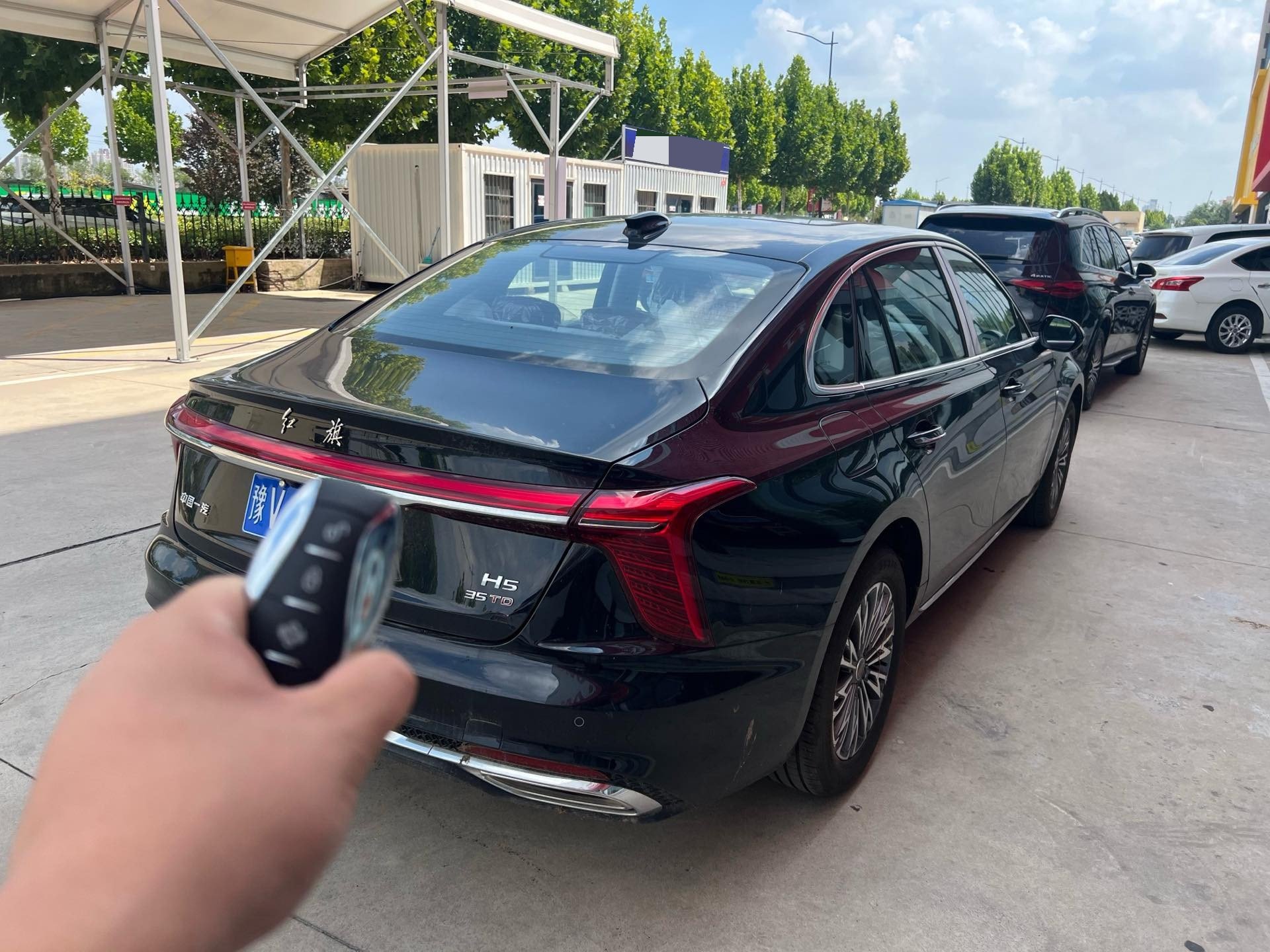 Hongqi H5 2025 1.5T 50 Millionth Anniversary Edition