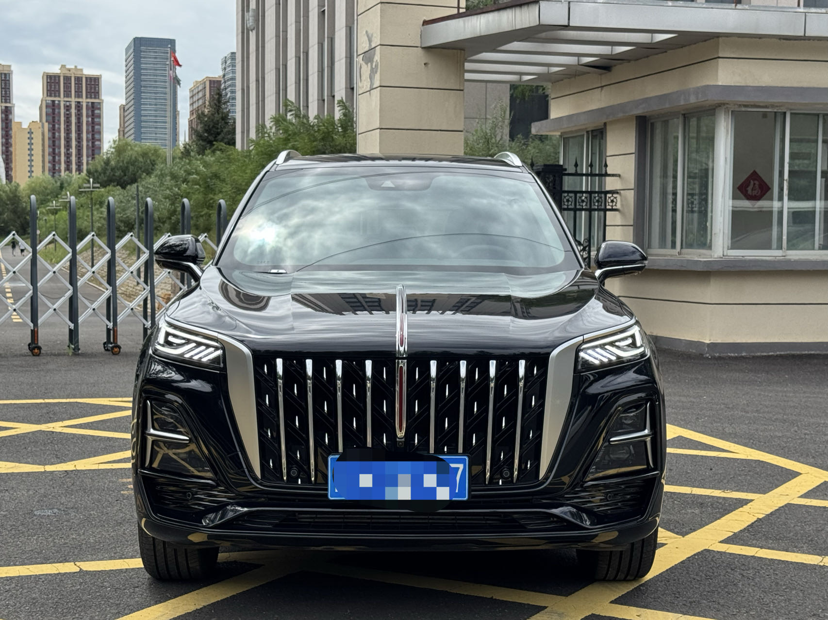 红旗 2023款 HS5 2.0T 旗享Pro版
