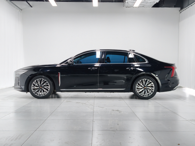 Hongqi H5 2024 2.0T Smart Connect Qi Chang Edition