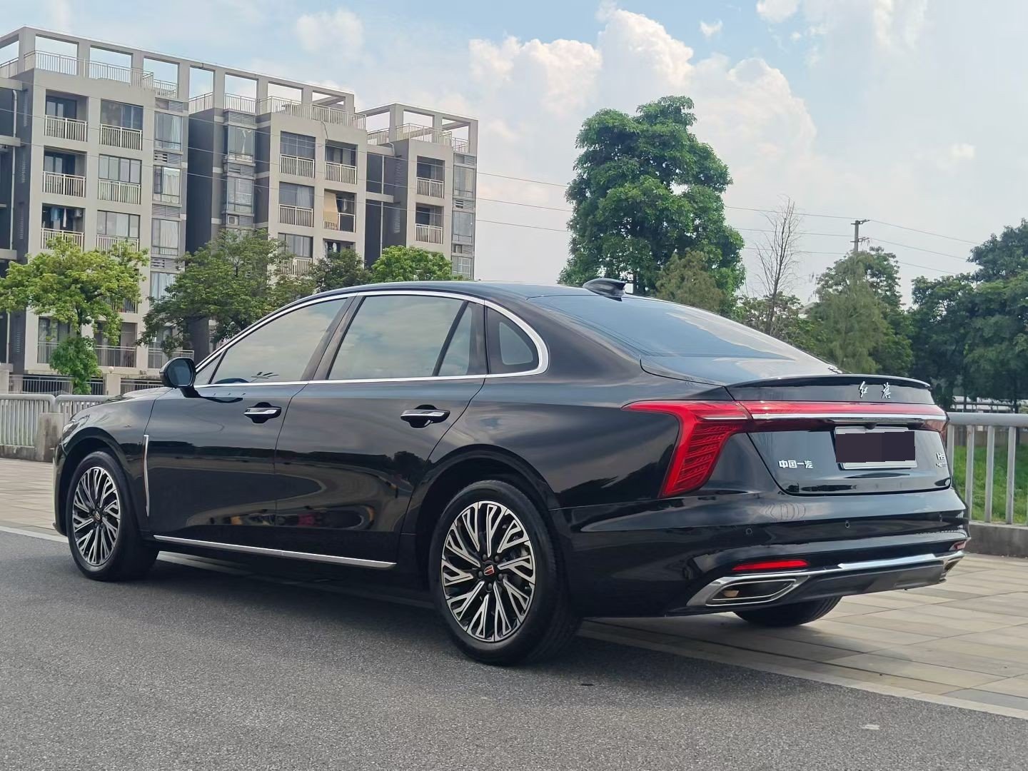 Hongqi H5 2025 2.0T 50 Millionth Anniversary Edition