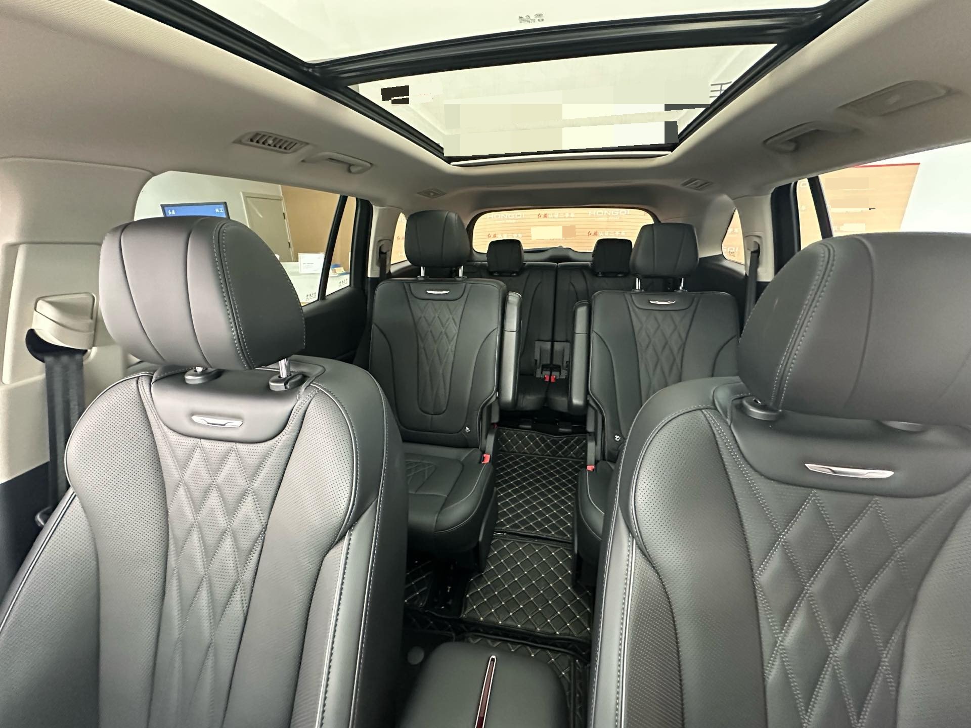 红旗 2024款 HS7 PHEV 2.0T 四驱旗畅版6座