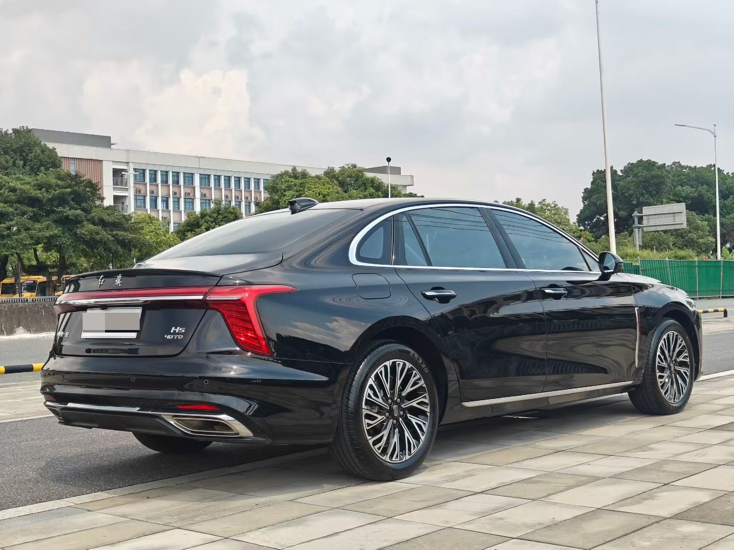 Hongqi H5 2025 2.0T 50 Millionth Anniversary Edition
