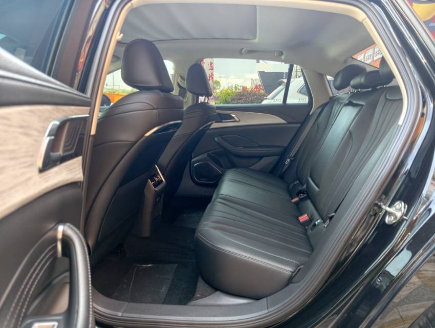 Hongqi H5 2024 1.5T Smart Connect Qiyun Edition