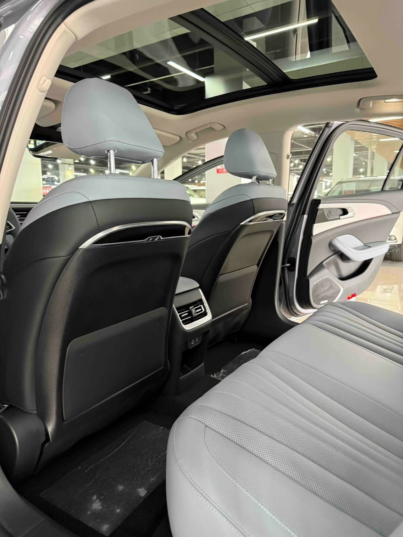 红旗 2025款 H5 PHEV 1.5T 170 超混版