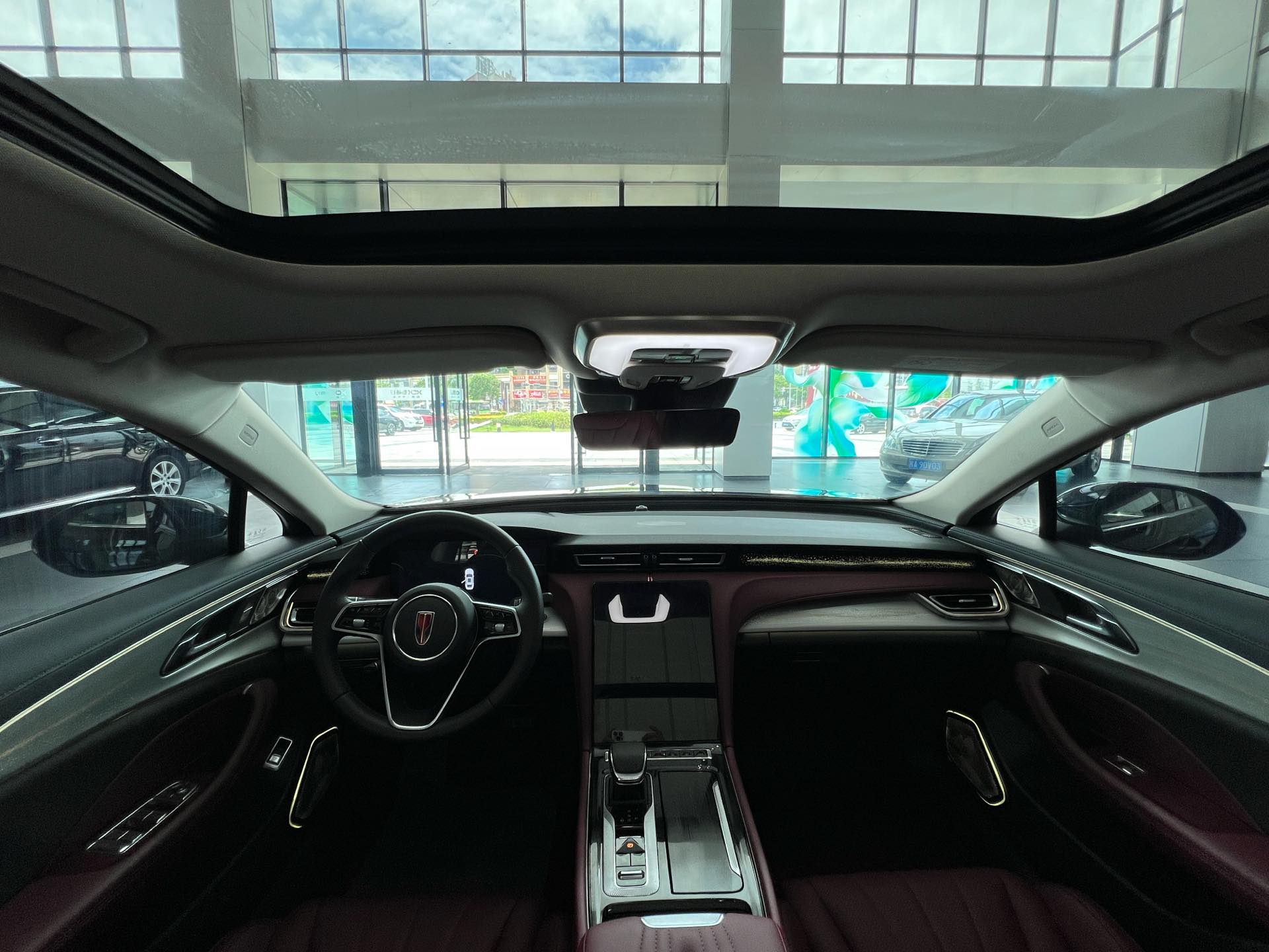 红旗 2025款 H5 2.0T 旗畅50万辆纪念版