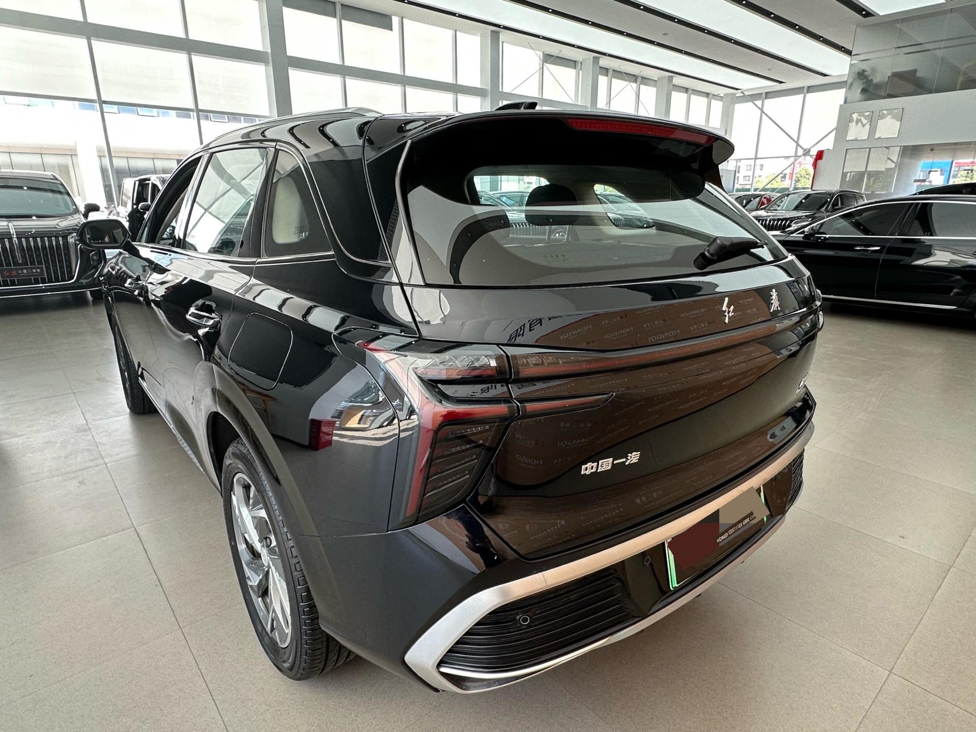 红旗 2025款 HS3 PHEV 1.5T 117km 劲为版