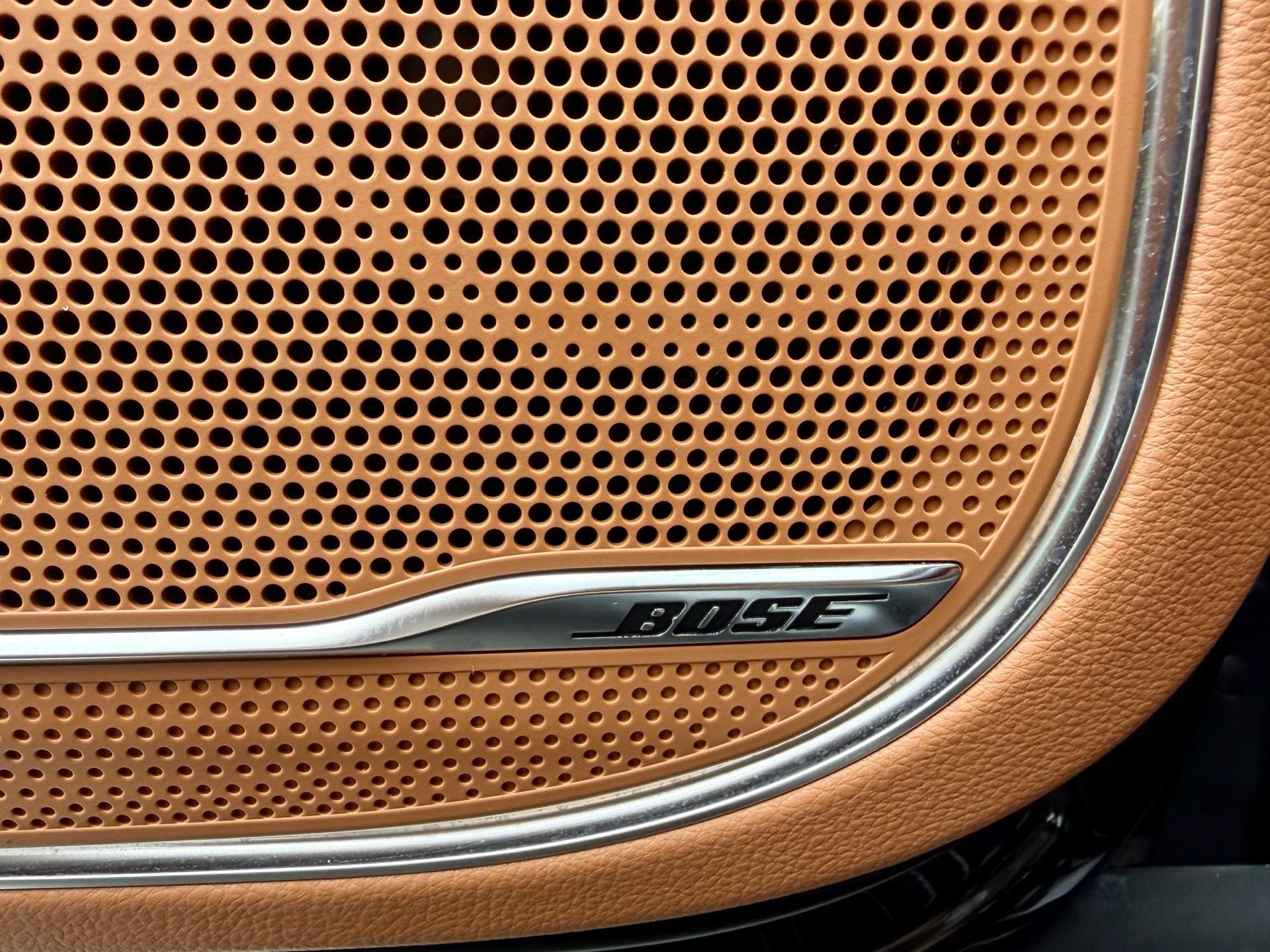 红旗 2022款 H9 48V 2.0T 智联旗享版