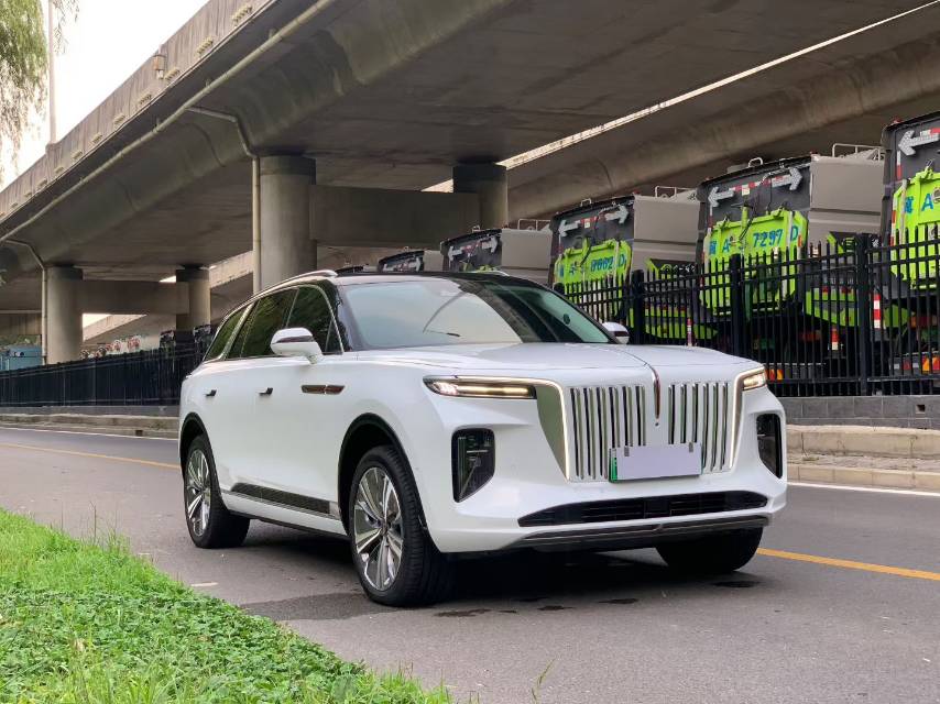 红旗 2022款 E-HS9 690km 旗享版6座