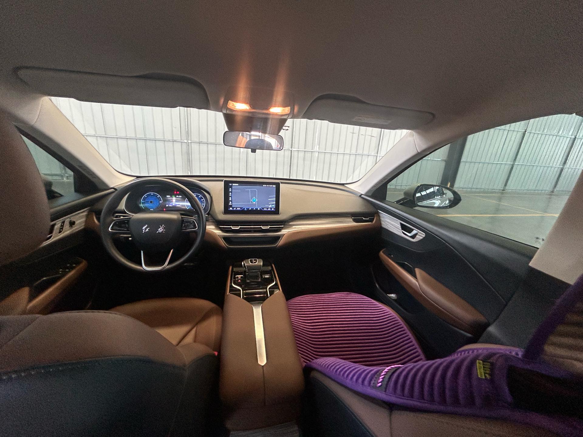 Hongqi E-QM5 Plus 2023