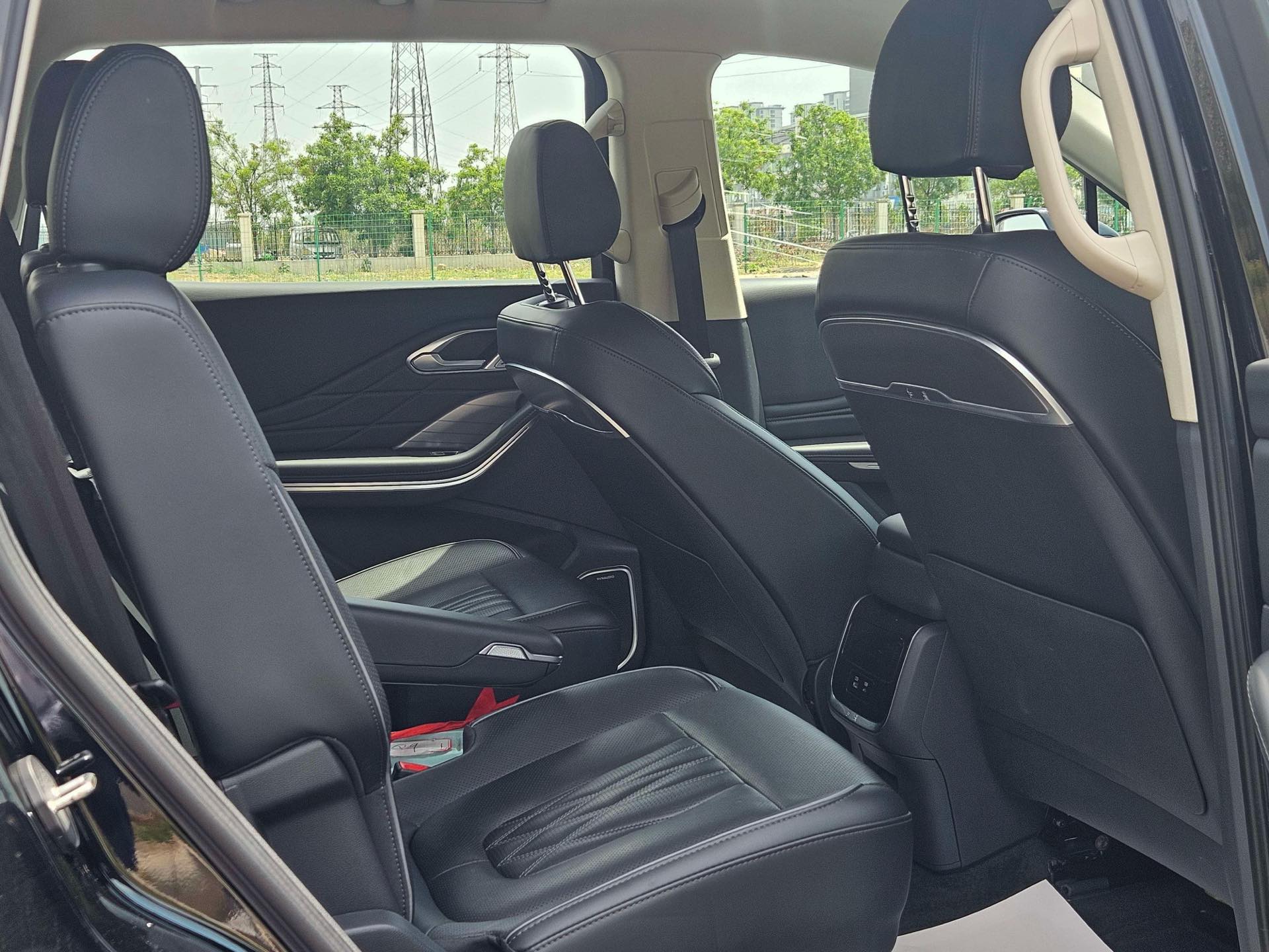 Hongqi HS7 PHEV 2.0T 4WD Flagship Comfort 6-Seater 2024