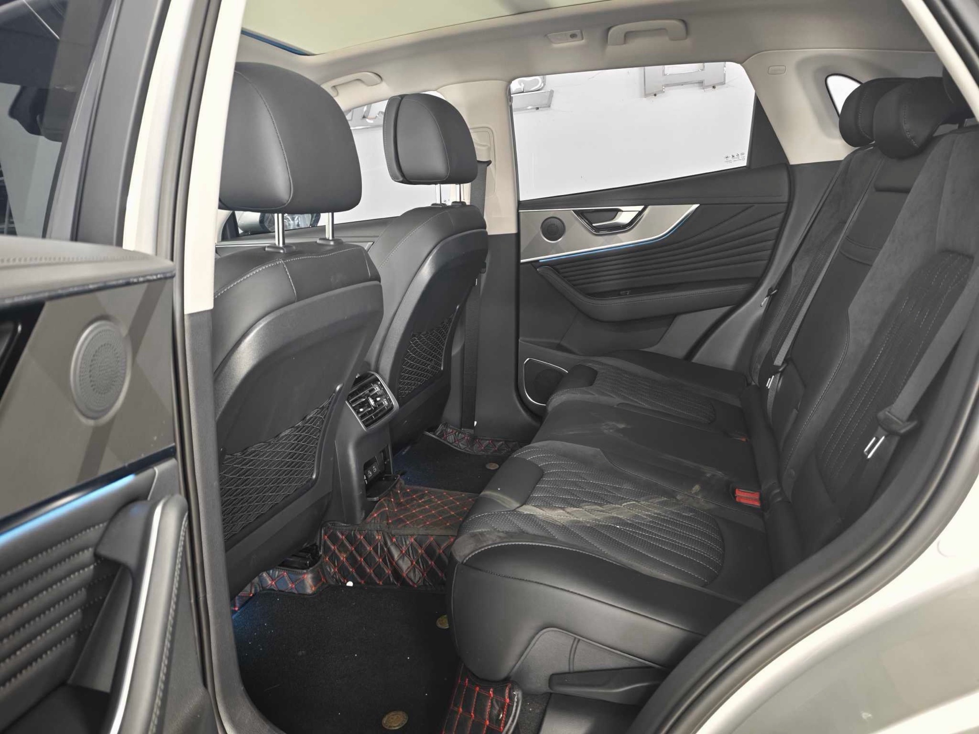 Hongqi HS5 2023 2.0T Qixiang Pro