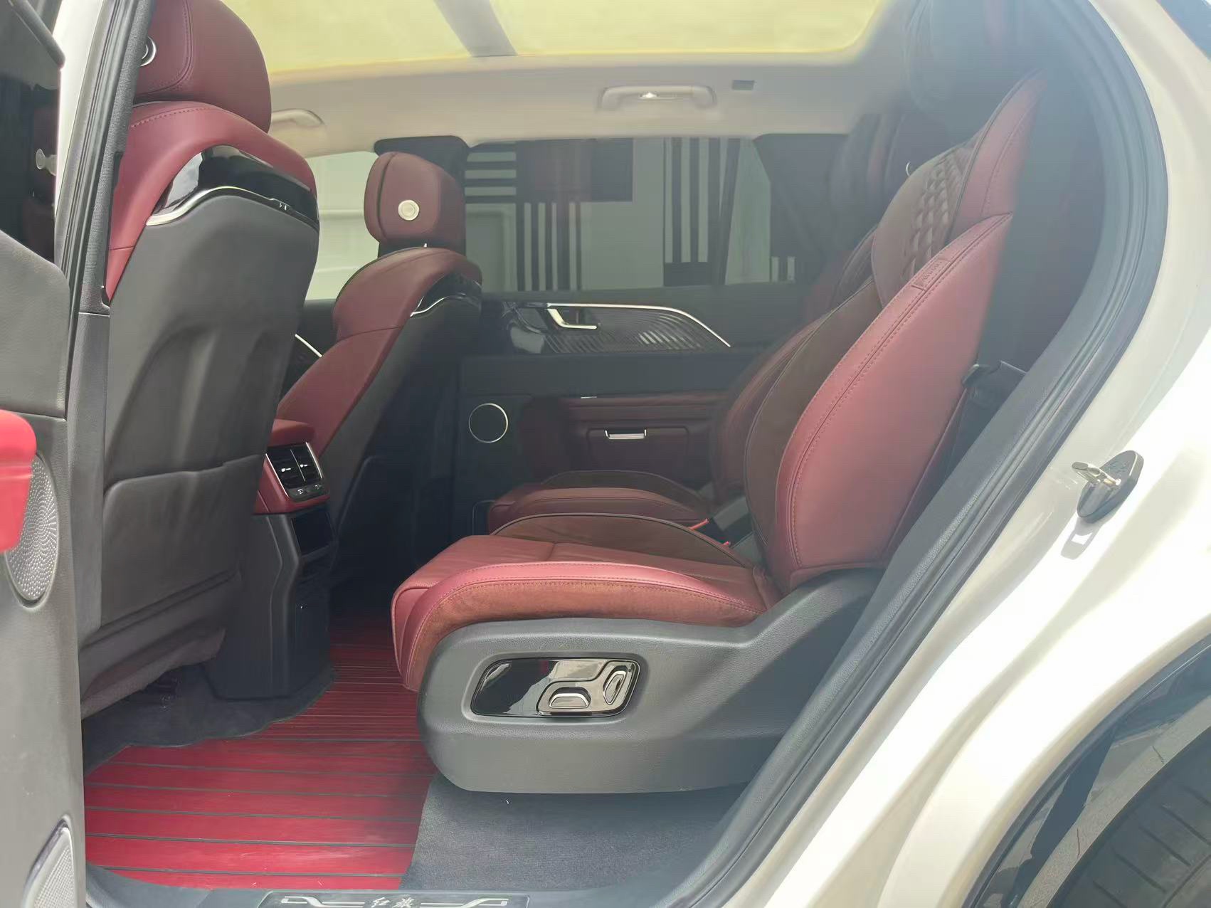 Hongqi E-HS9 2022 690km Flagship 6-Seater