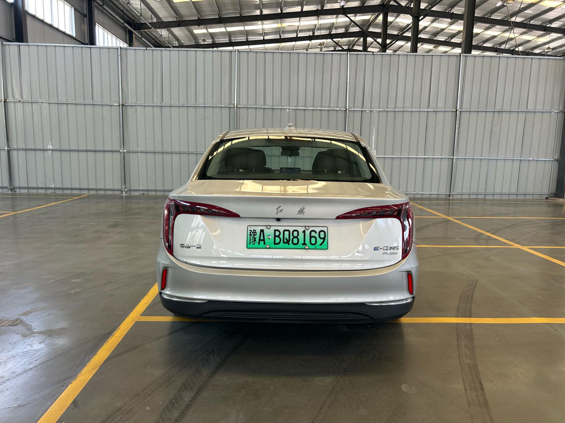 Hongqi E-QM5 Plus 2023