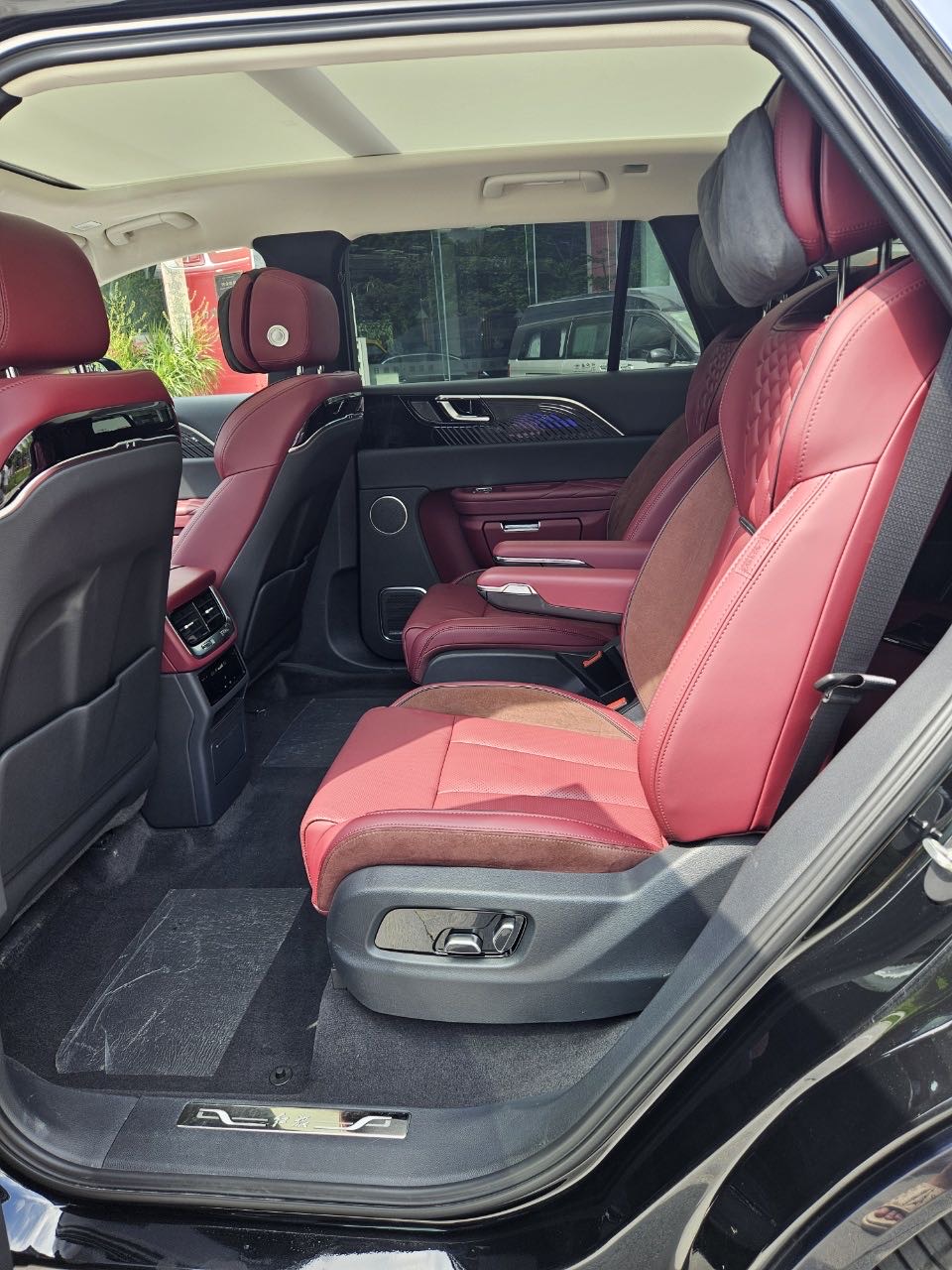 Hongqi E-HS9 2022 690km Flagship 6-Seater
