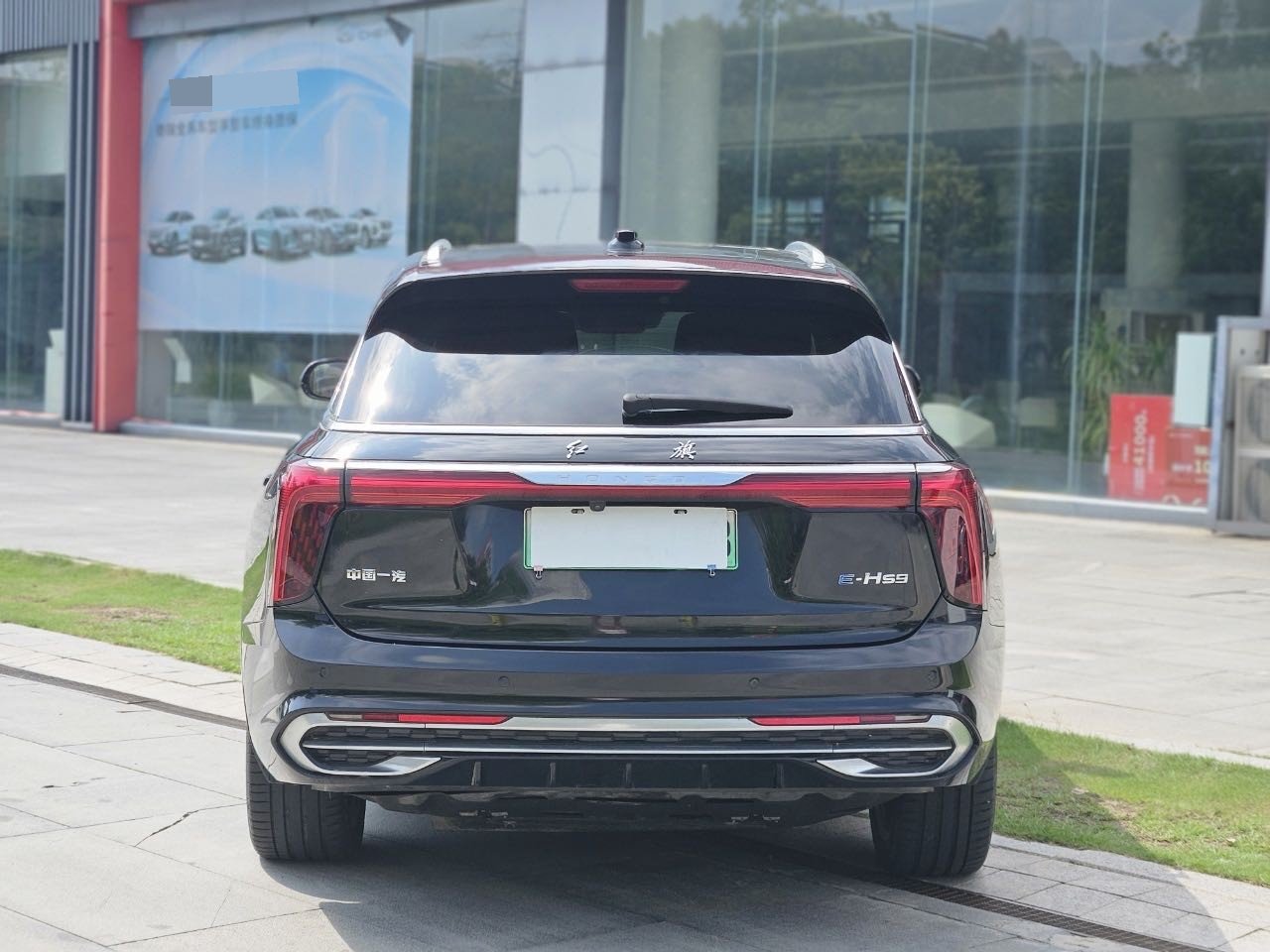 Hongqi E-HS9 2022 690km Flagship 6-Seater