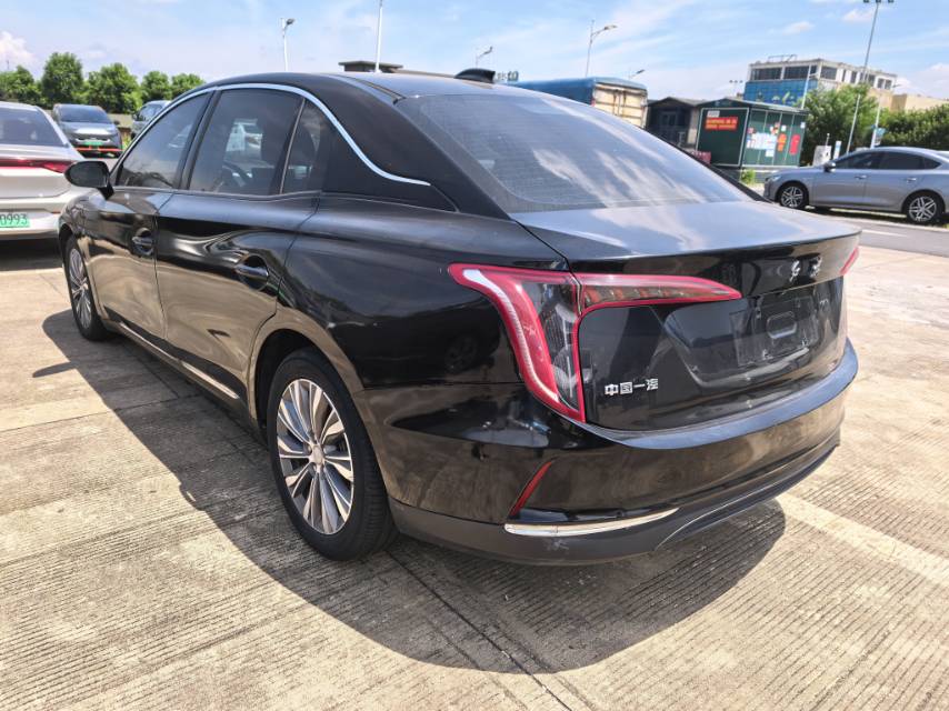 Hongqi E-QM5 2021 Charging Qixiang Edition