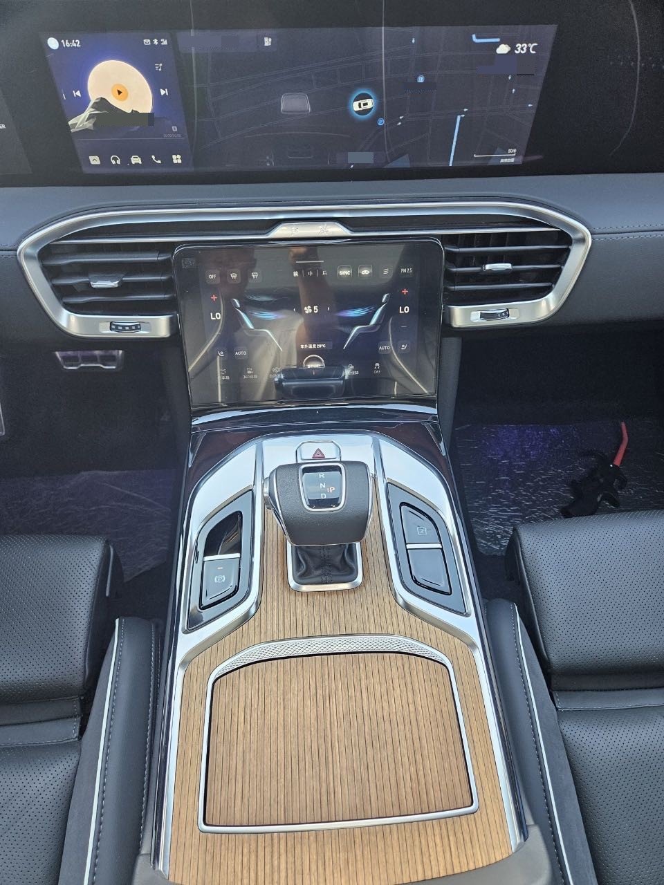 红旗 2022款 E-HS9 690km 旗享版6座