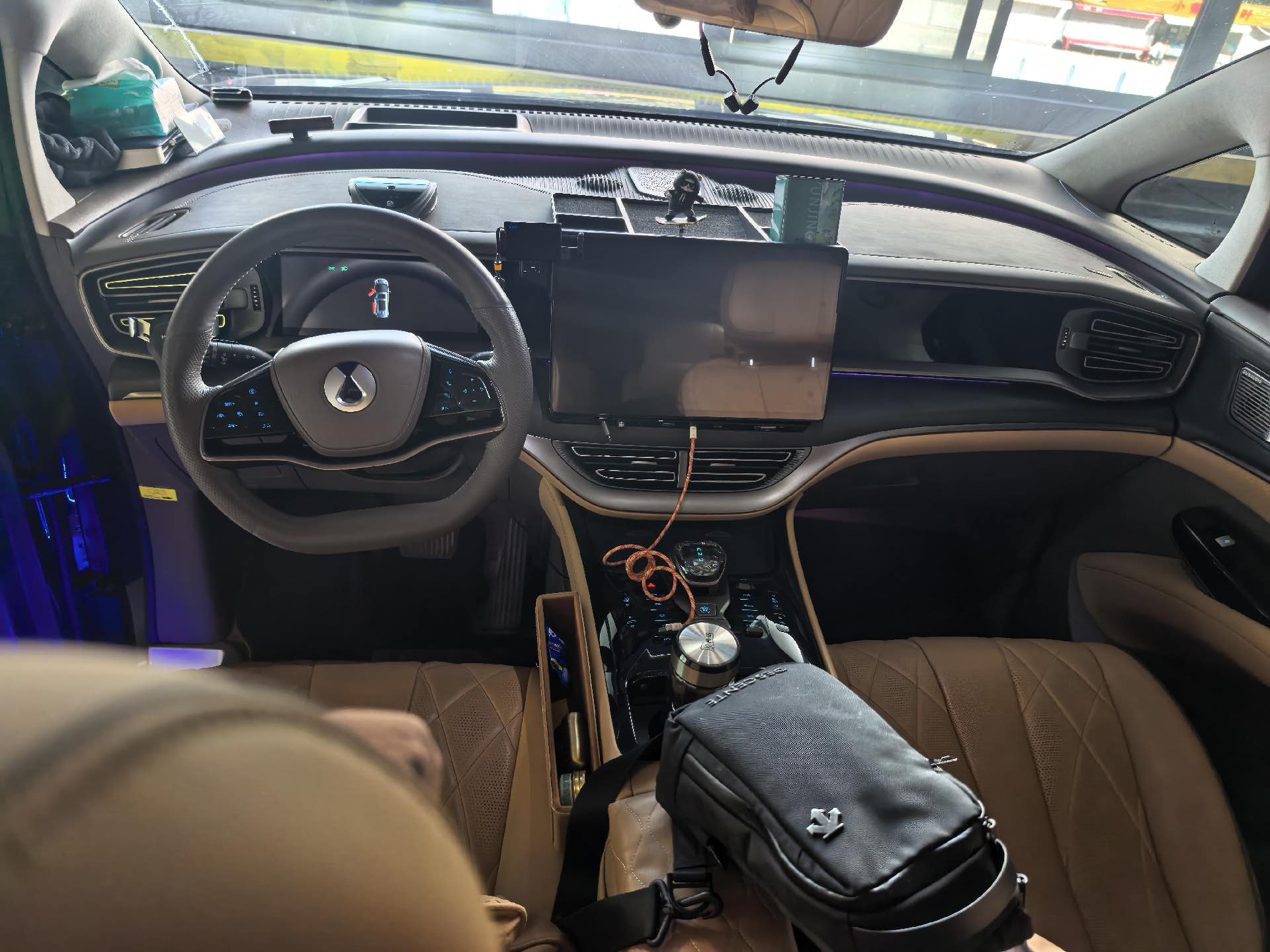 Denza 2022 Denza D9 DM-i 1.5T CVT 970 AWD Flagship