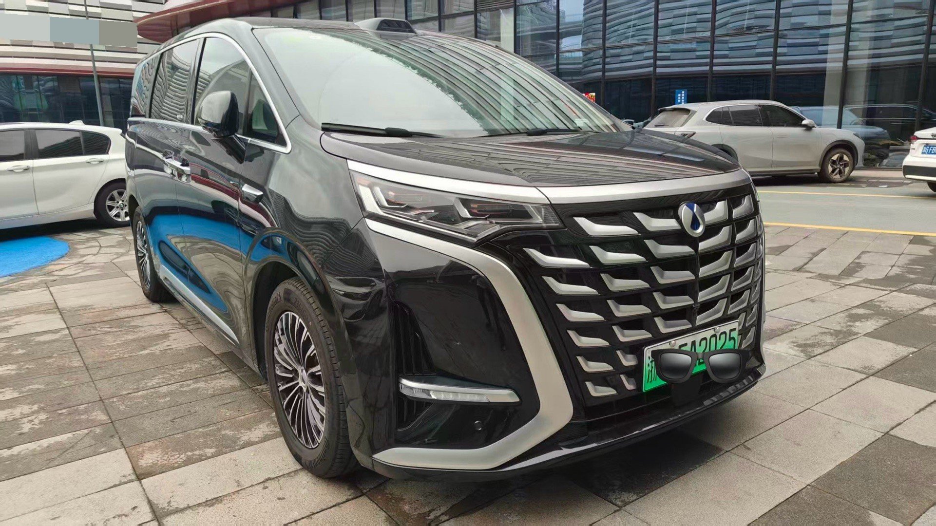 Denza 2025 Denza D9 DM-i 1.5T CVT Four-Wheel Drive Premium Voyage