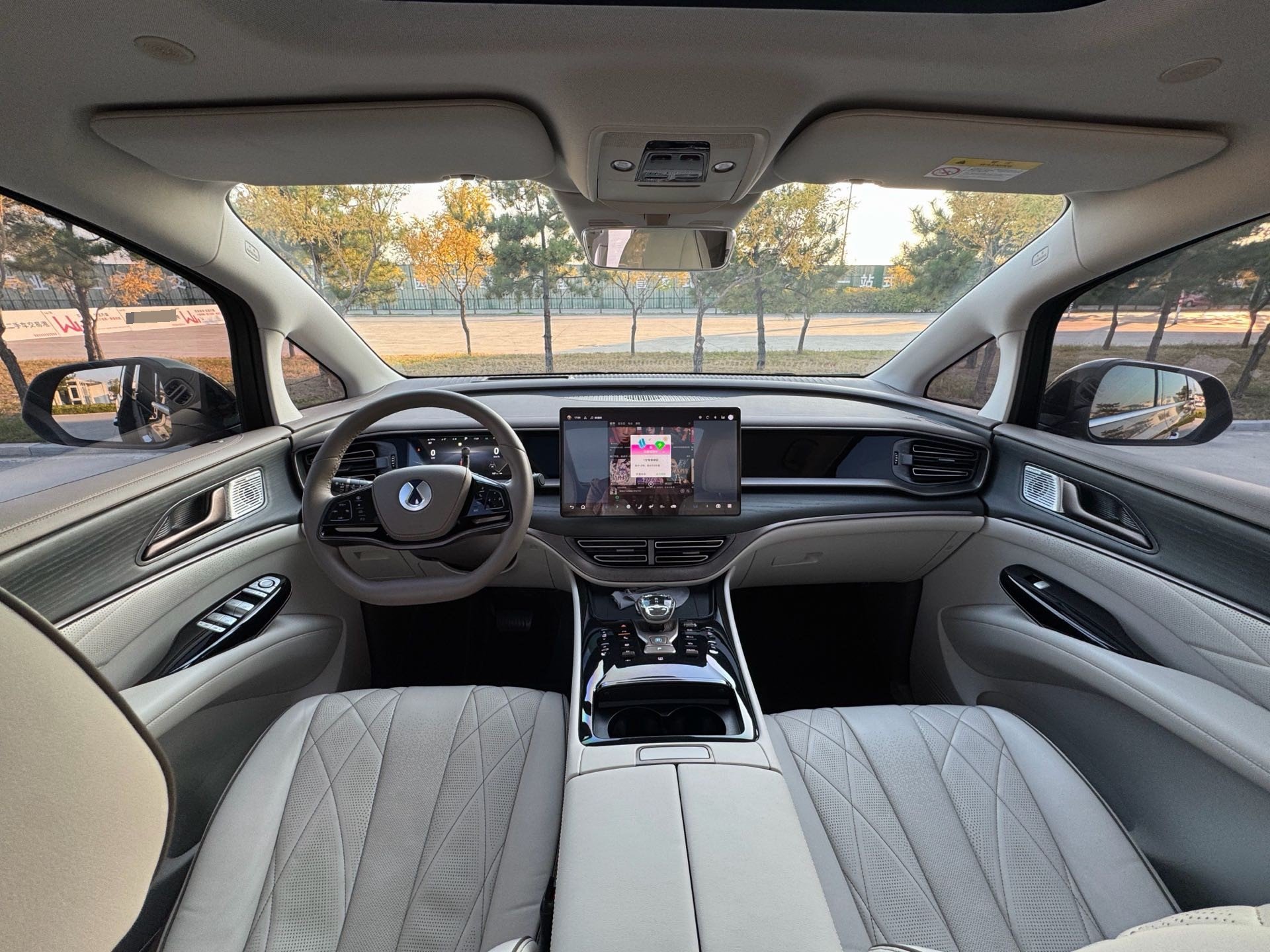 Denza 2022 Denza D9 DM-i 1.5T CVT 970 AWD Premium