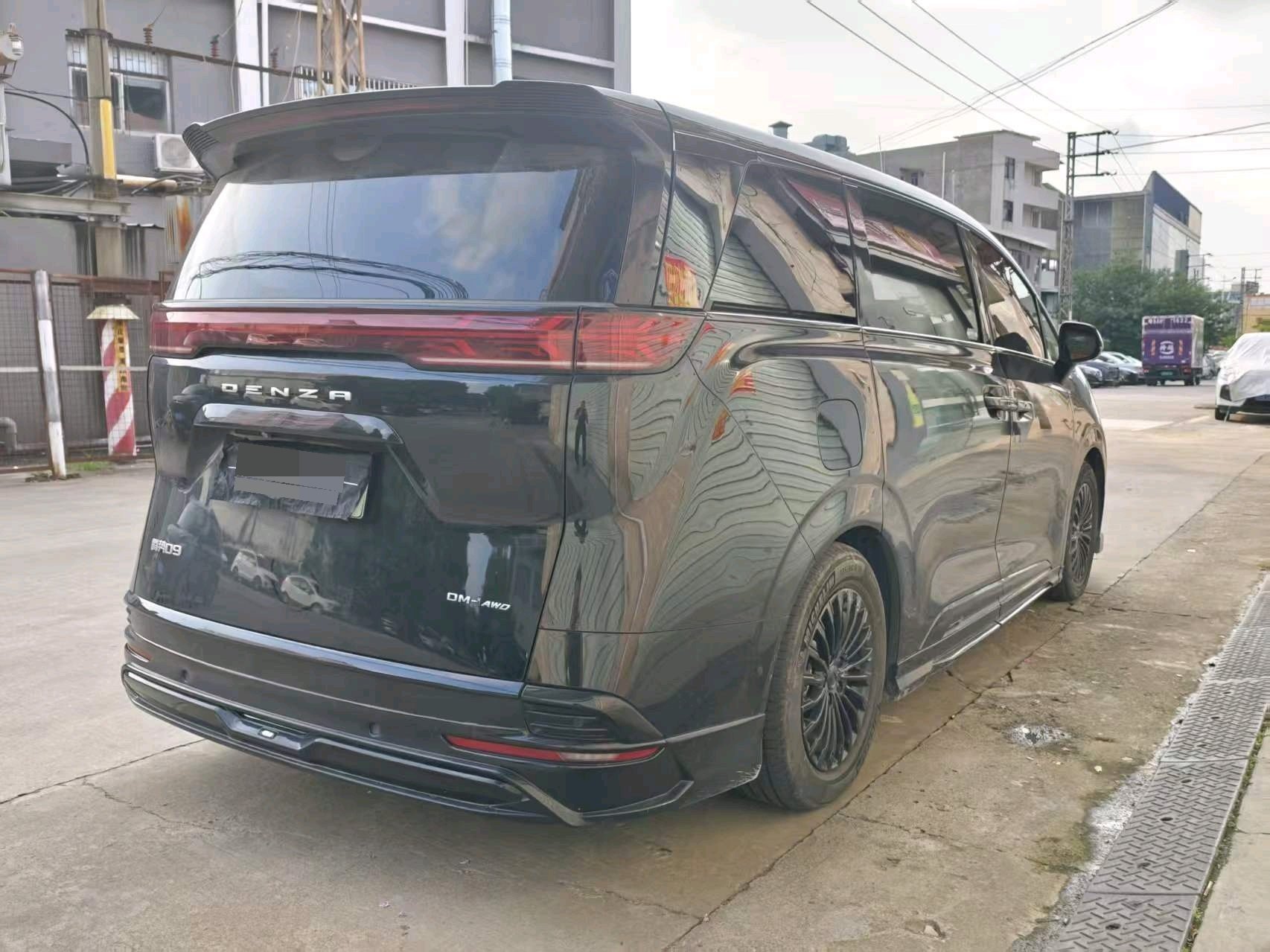 Denza 2024 Denza D9 DM-i 1.5T CVT 980 AWD Flagship