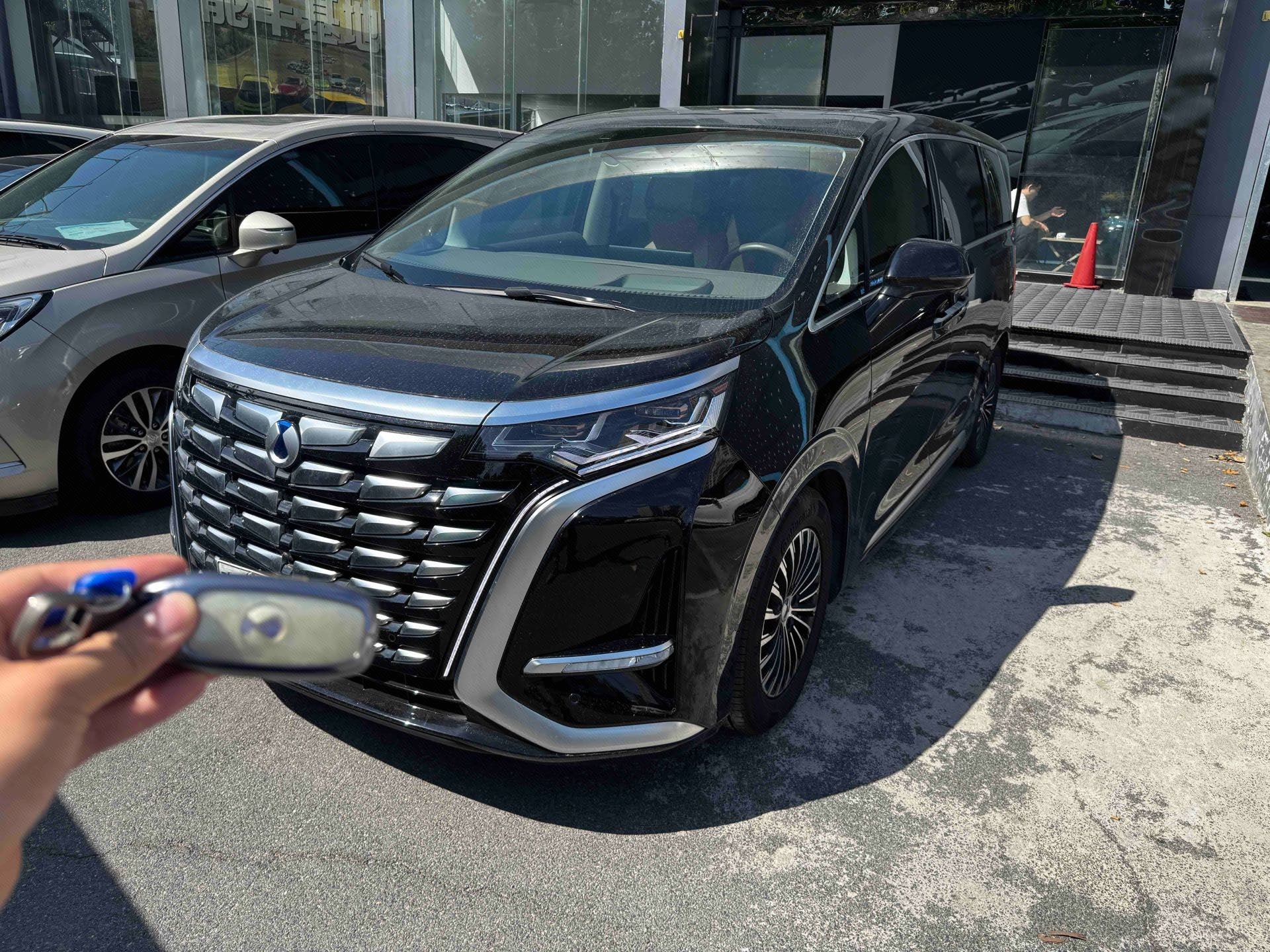 Denza 2022 Denza D9 DM-i 1.5T CVT 970 AWD Flagship