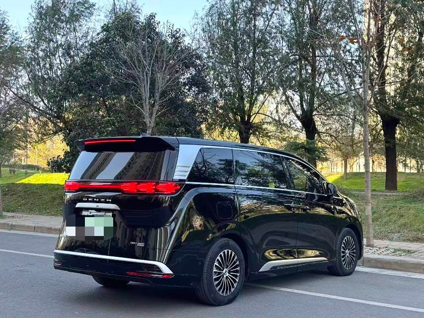 Denza 2025 Denza D9 DM-i 1.5T CVT Smart Driving 1020 AWD Premium