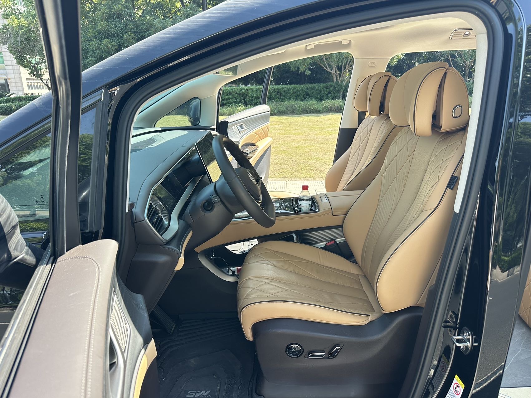 Denza 2024 Denza D9 DM-i 1.5T CVT 980 AWD Premium