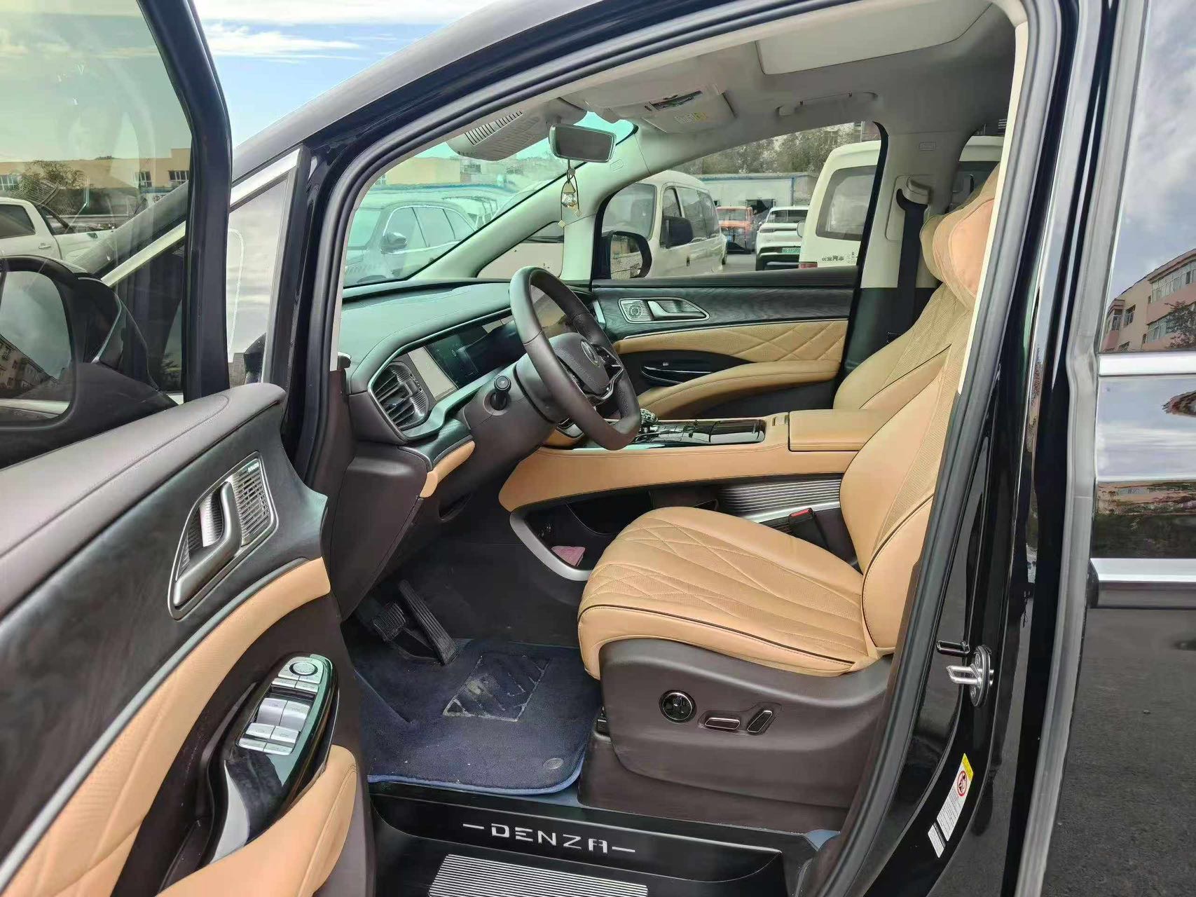 Denza 2024 Denza D9 DM-i 1.5T CVT 970 Luxury