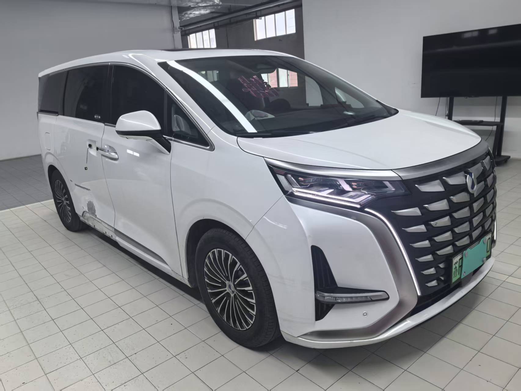 Denza 2024 Denza D9 DM-i 1.5T CVT 980 AWD Premium