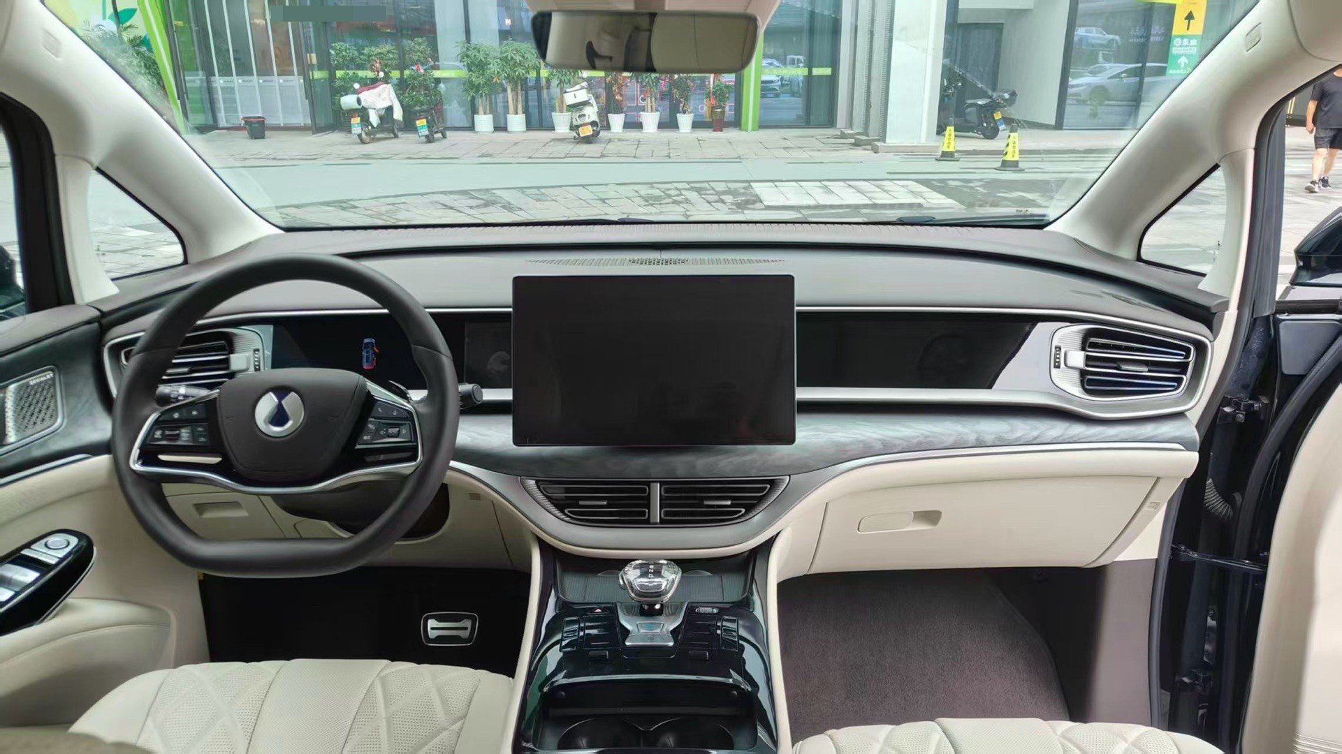 Denza 2025 Denza D9 DM-i 1.5T CVT Four-Wheel Drive Premium Voyage