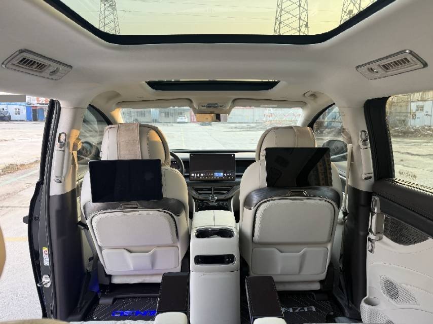 Denza 2025 Denza D9 DM-i 1.5T CVT Smart Driving 1020 AWD Premium