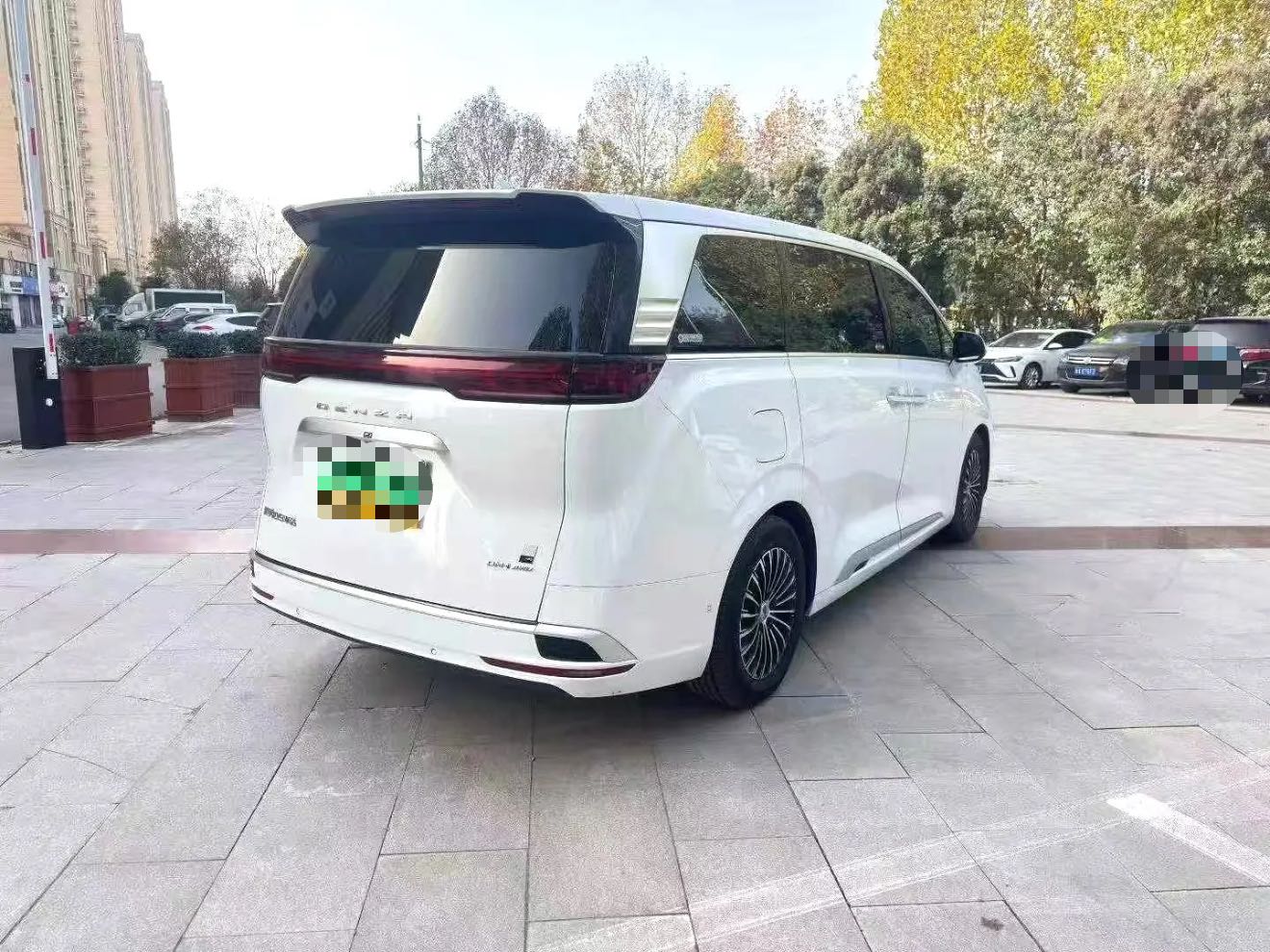 Denza 2024 Denza D9 DM-i 1.5T CVT 1050 Premium
