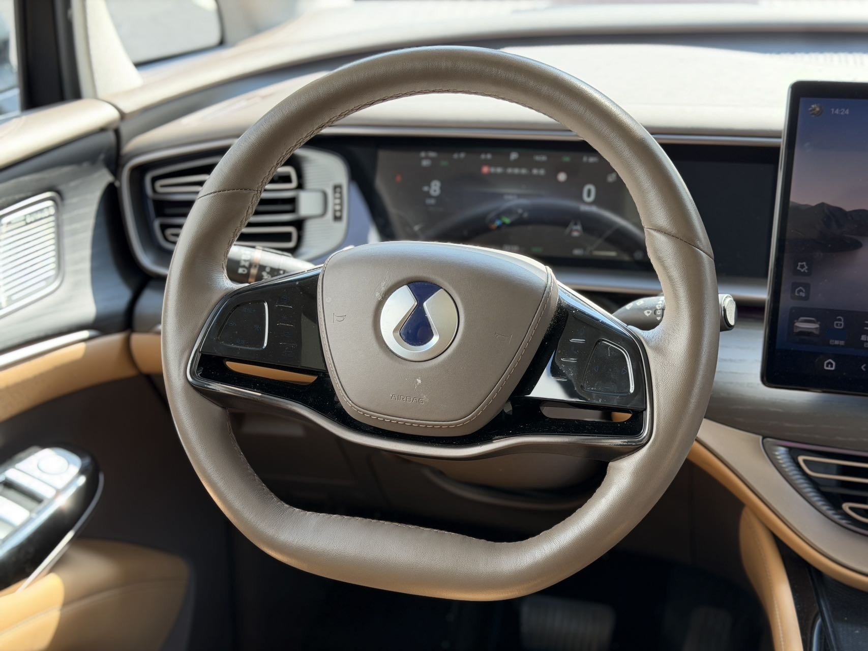 Denza 2022 Denza D9 DM-i 1.5T CVT 970 AWD Flagship