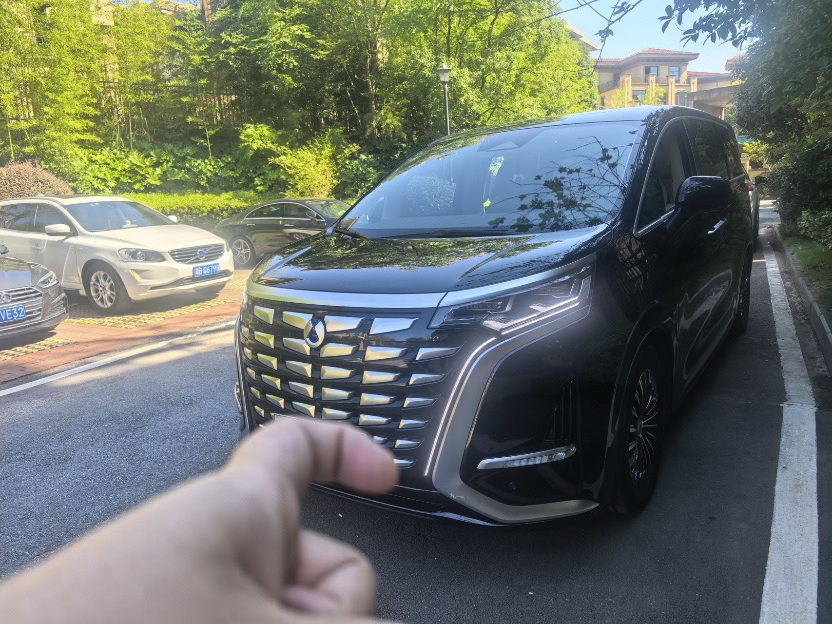 Denza 2022 Denza D9 DM-i 1.5T CVT 970 AWD Flagship