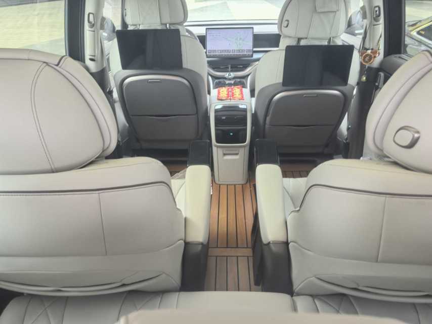 Denza 2022 Denza D9 DM-i 1.5T CVT 970 AWD Flagship