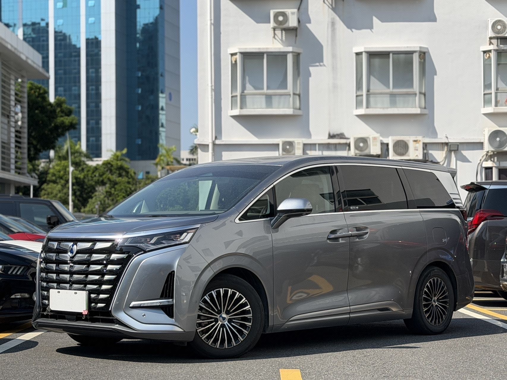 Denza 2022 Denza D9 DM-i 1.5T CVT 970 AWD Flagship