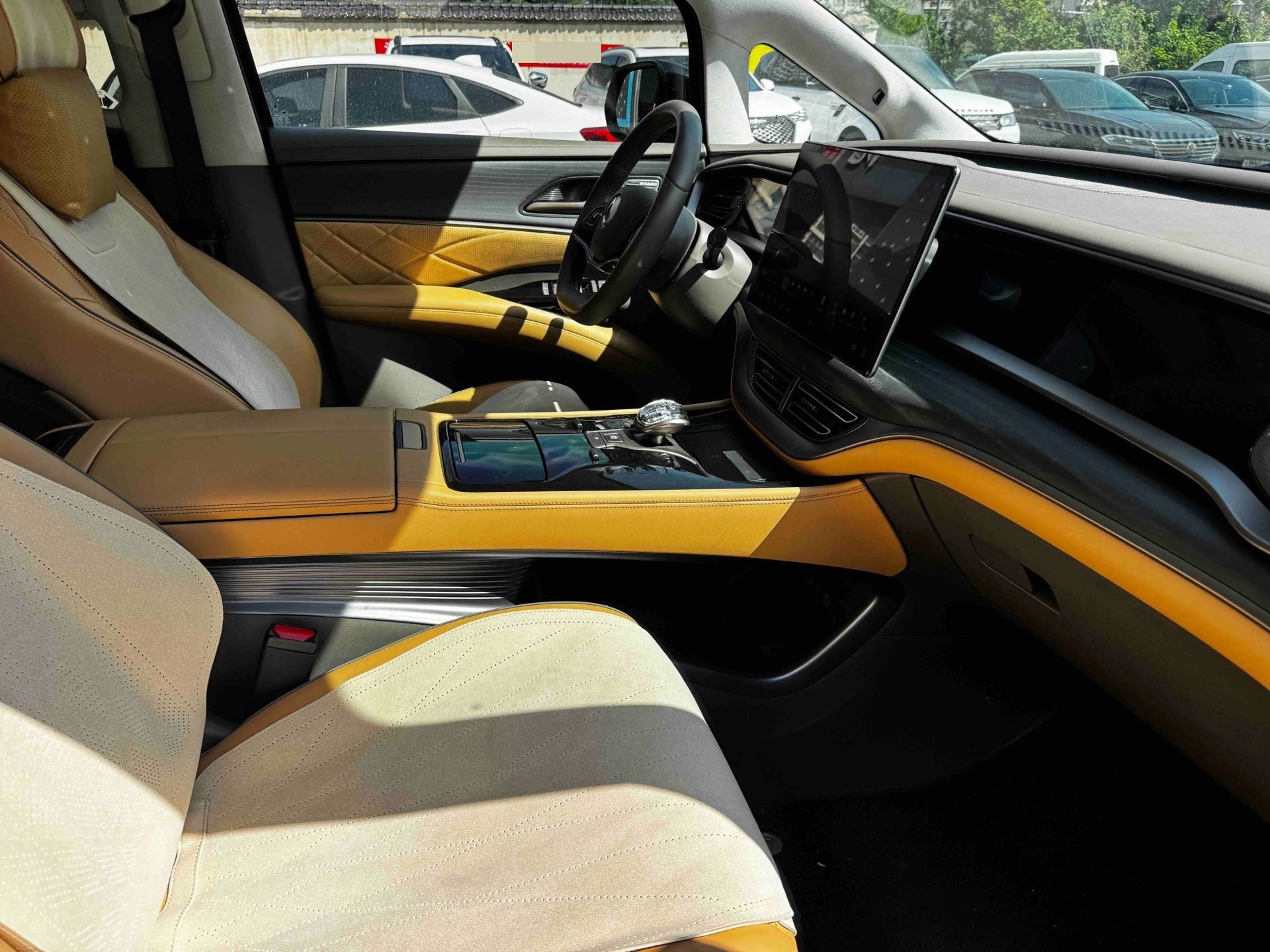 Denza 2022 Denza D9 DM-i 1.5T CVT 970 AWD Flagship