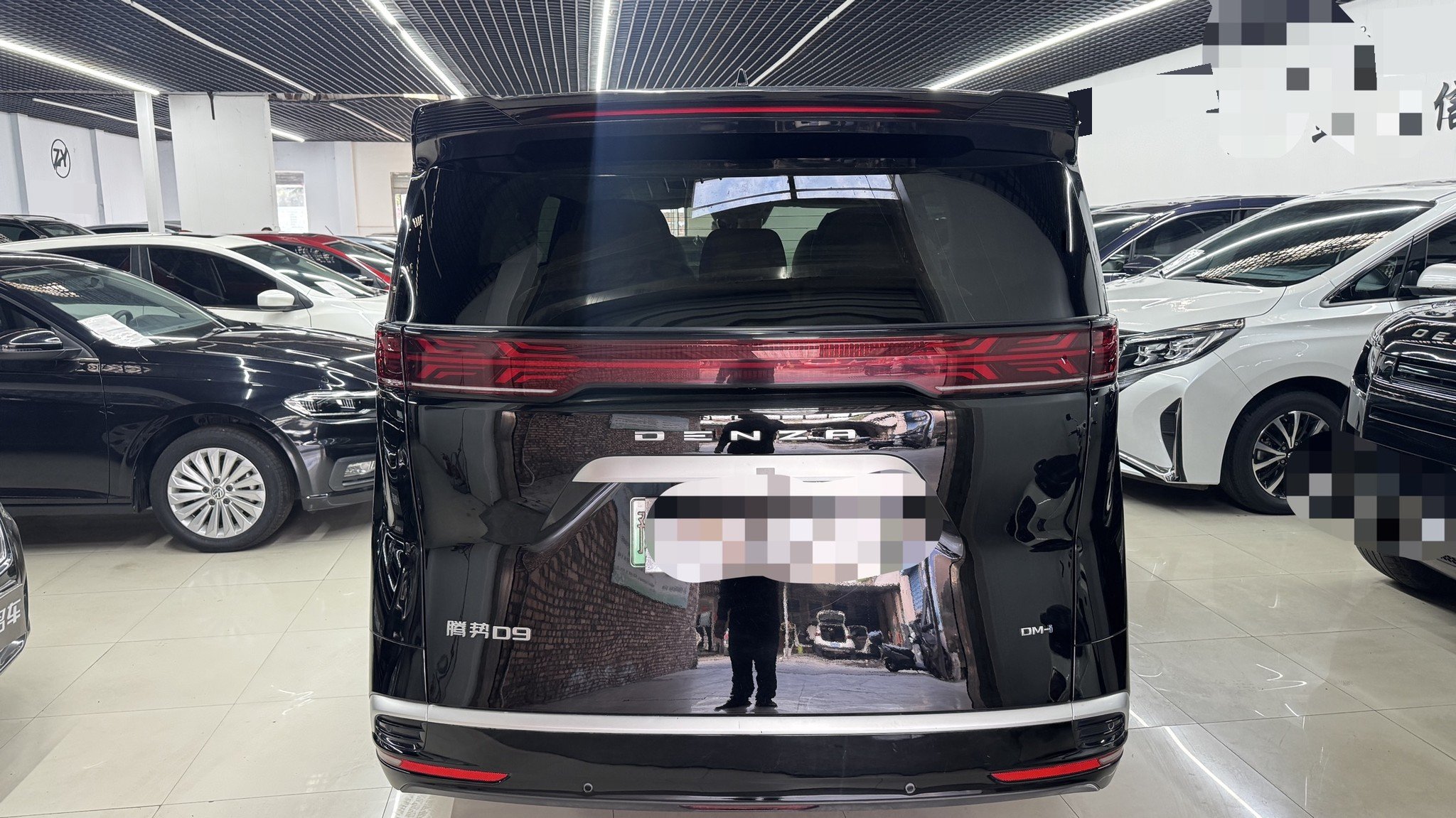 Denza 2024 Denza D9 DM-i 1.5T CVT 970 Luxury