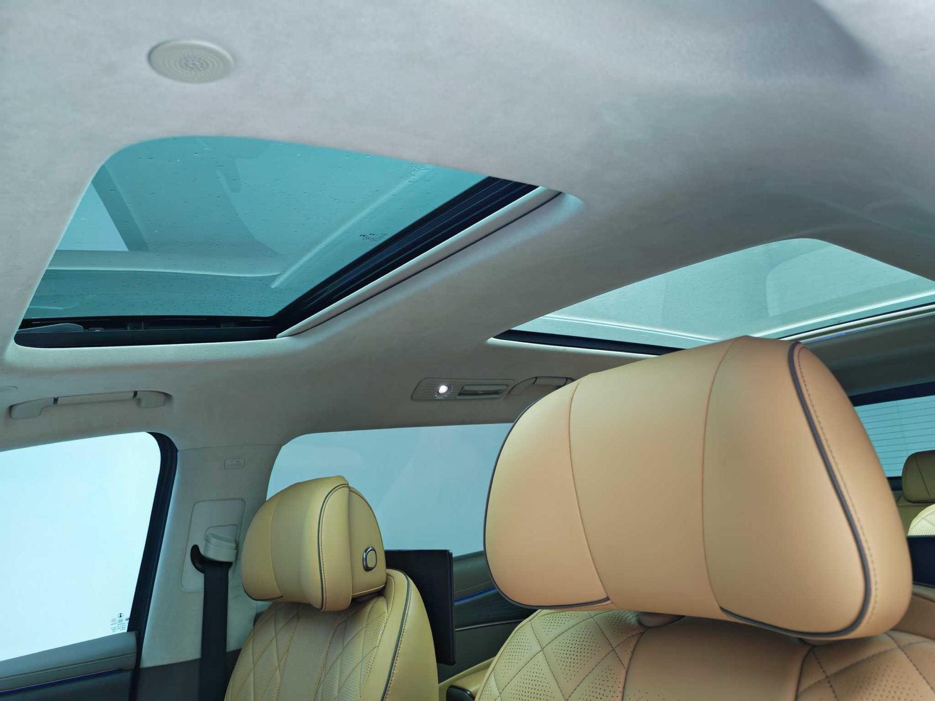 Denza 2022 Denza D9 DM-i 1.5T CVT 970 AWD Flagship
