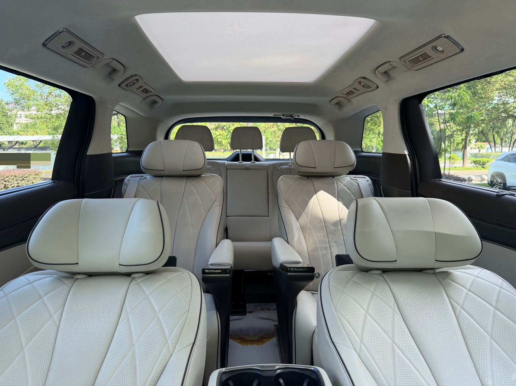 Denza 2024 Denza D9 DM-i 1.5T CVT 980 AWD Flagship