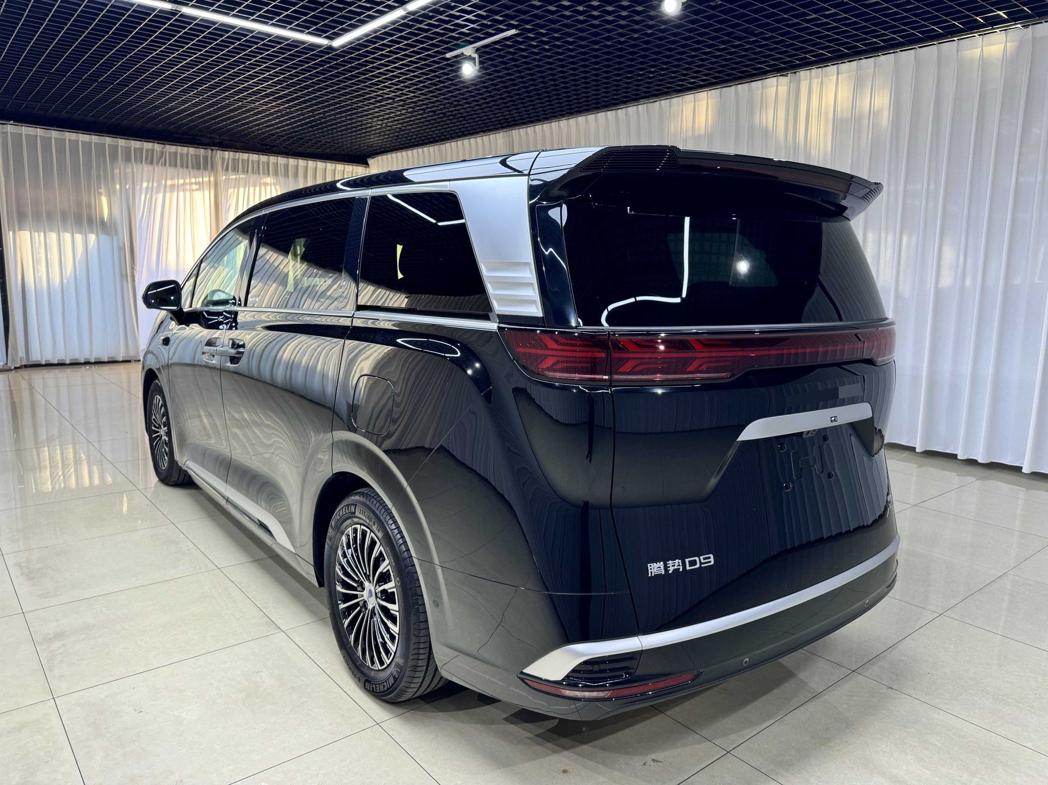 Denza 2025 Denza D9 DM-i 1.5T CVT FWD Premium Voyage
