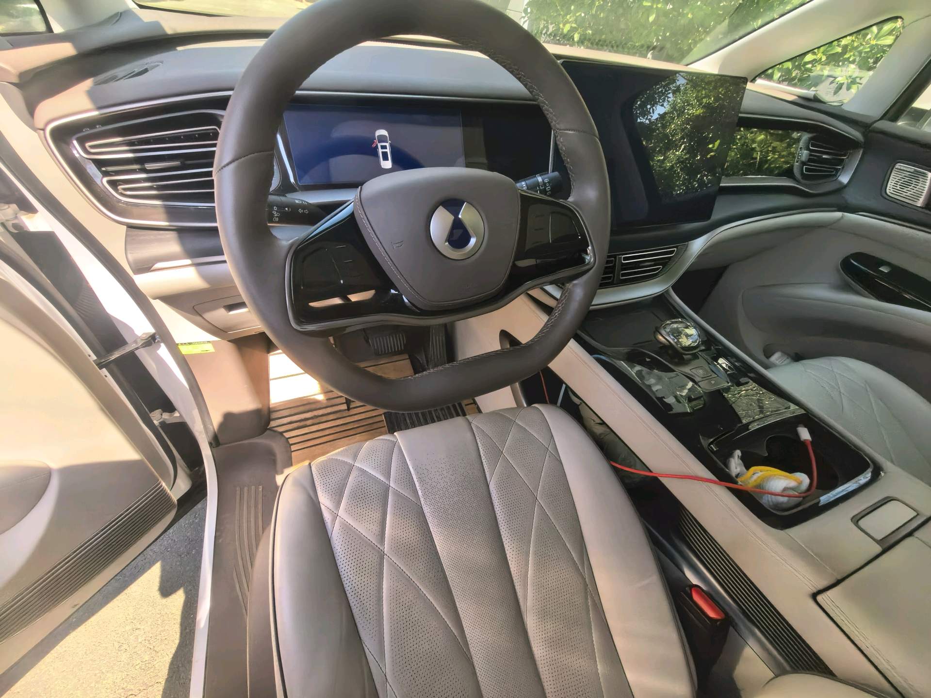 Denza 2022 Denza D9 DM-i 1.5T CVT 970 AWD Premium